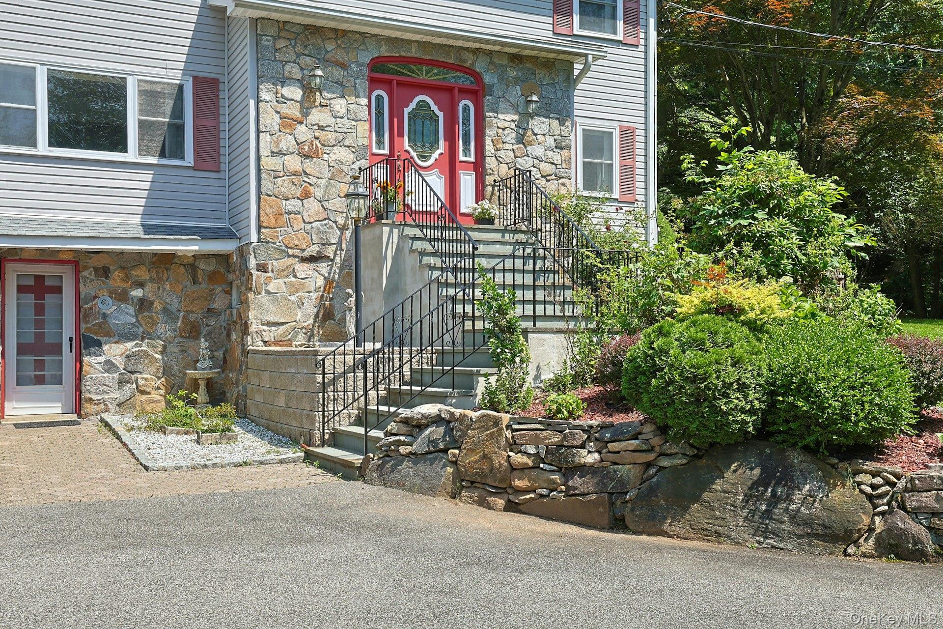 Single Family Nanny Hagen  Westchester County, NY 10594, MLS-929514-3