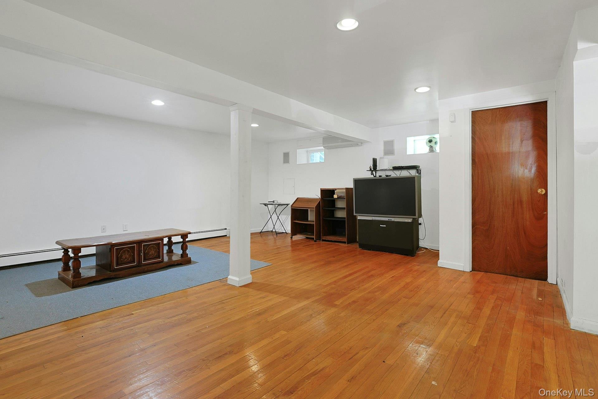 Single Family Nanny Hagen  Westchester County, NY 10594, MLS-929514-32