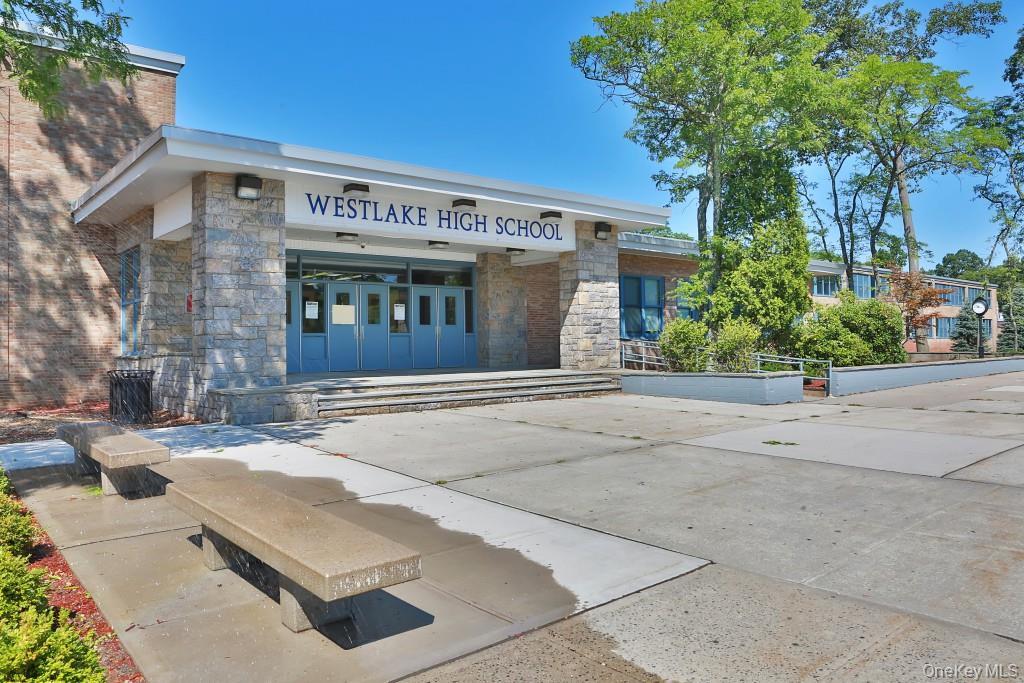 Single Family Nanny Hagen  Westchester County, NY 10594, MLS-929514-37