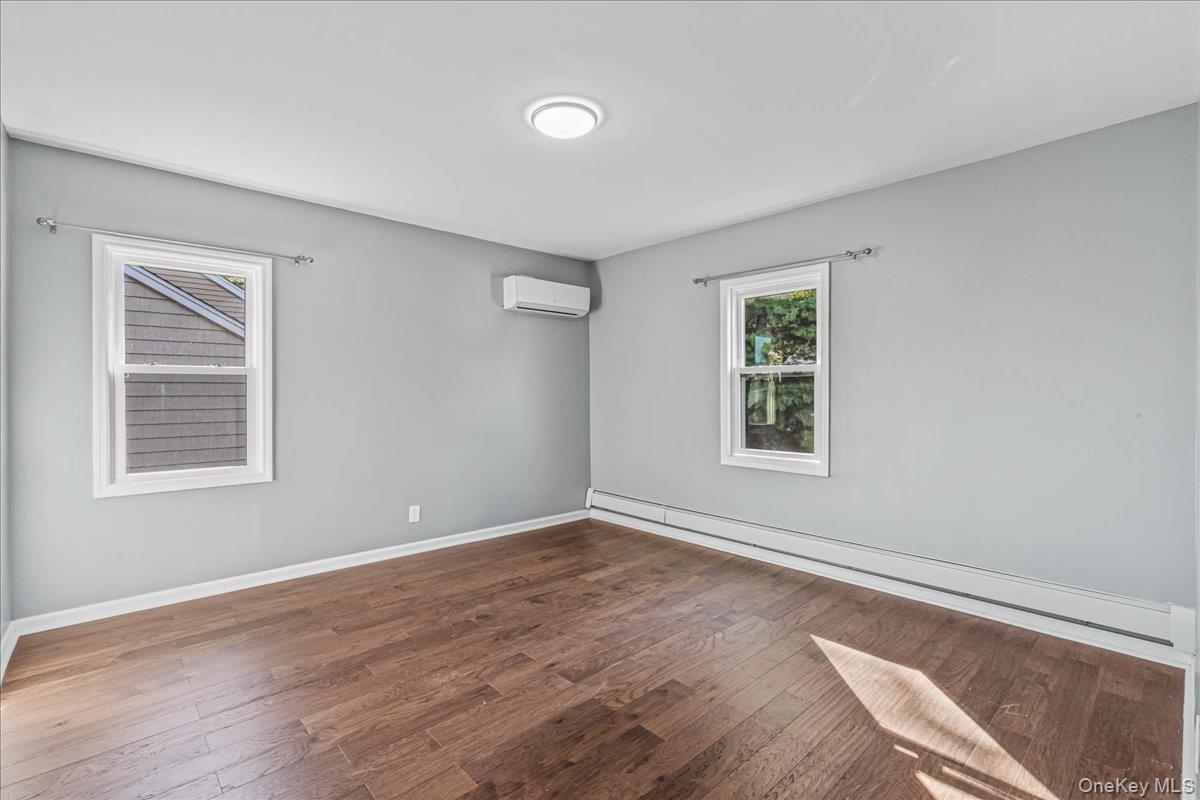 Single Family Whittier  Nassau County, NY 11563, MLS-929542-22