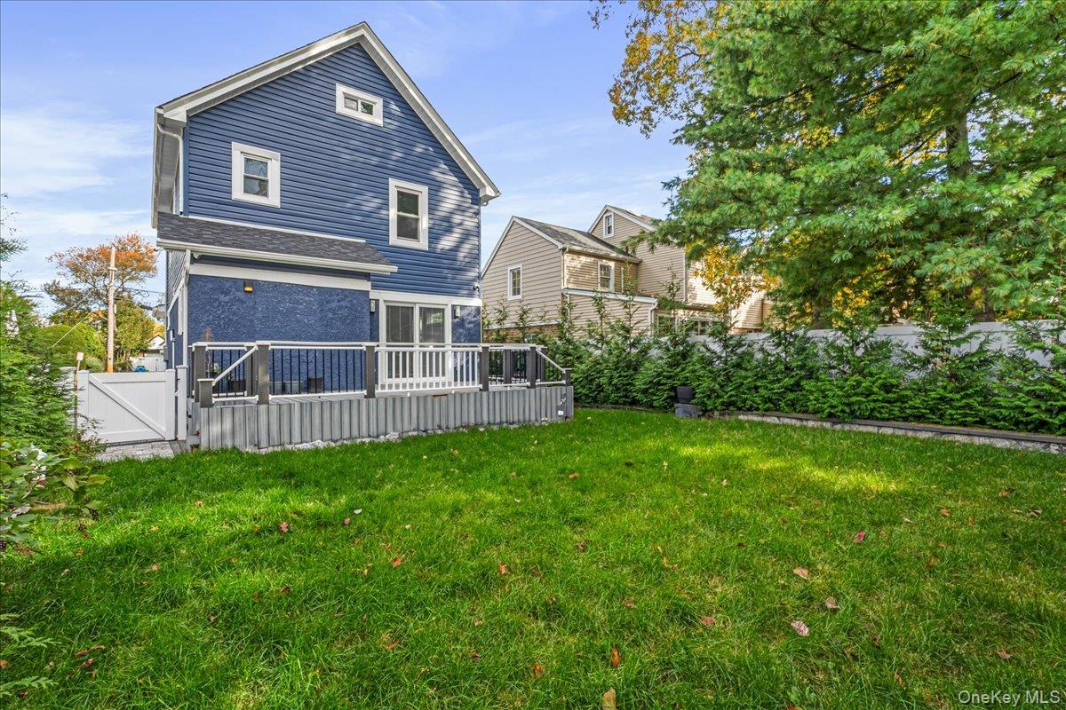 Single Family Whittier  Nassau County, NY 11563, MLS-929542-31