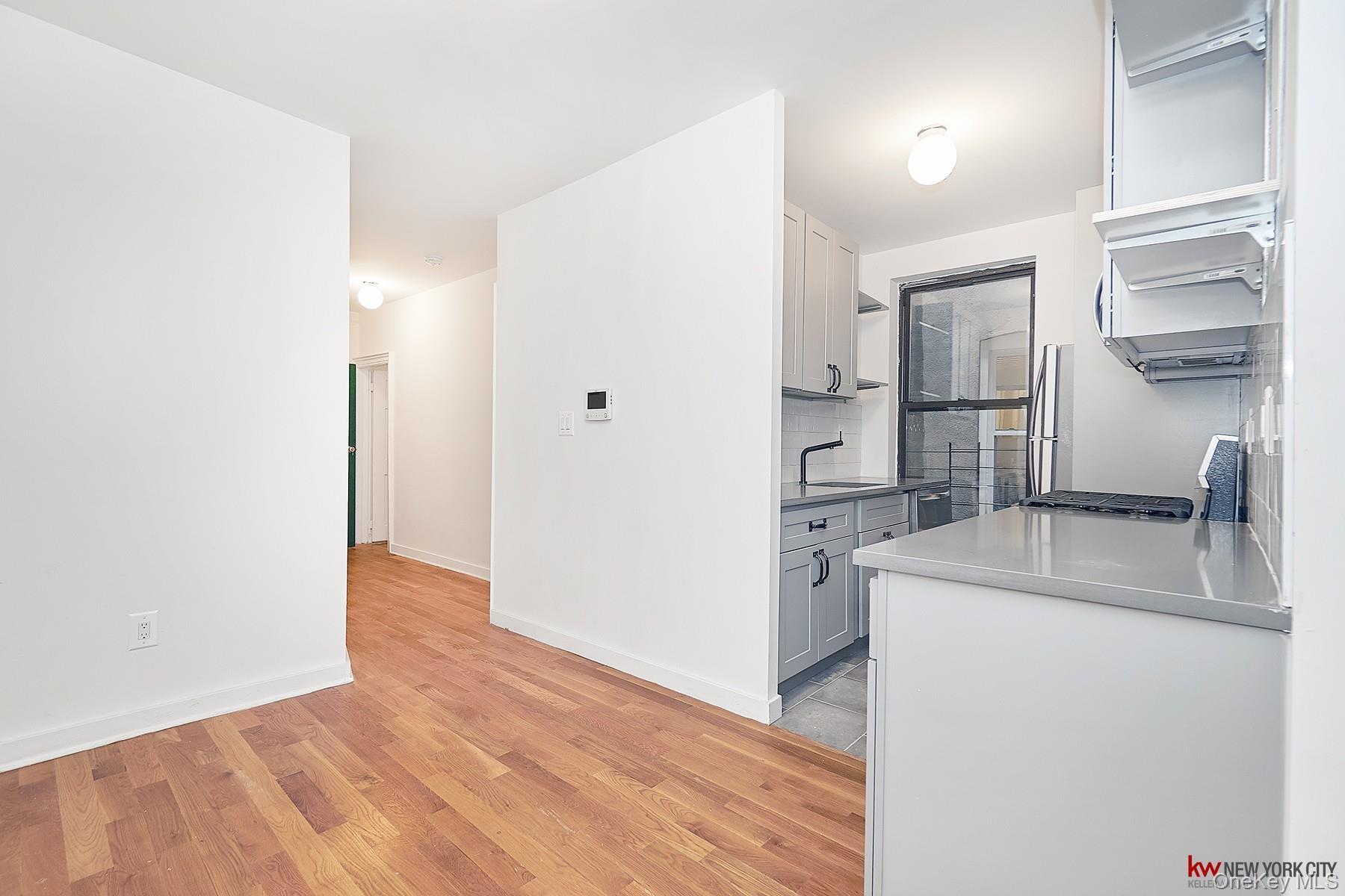 Single Family College  Bronx, NY 10456, MLS-929549-20