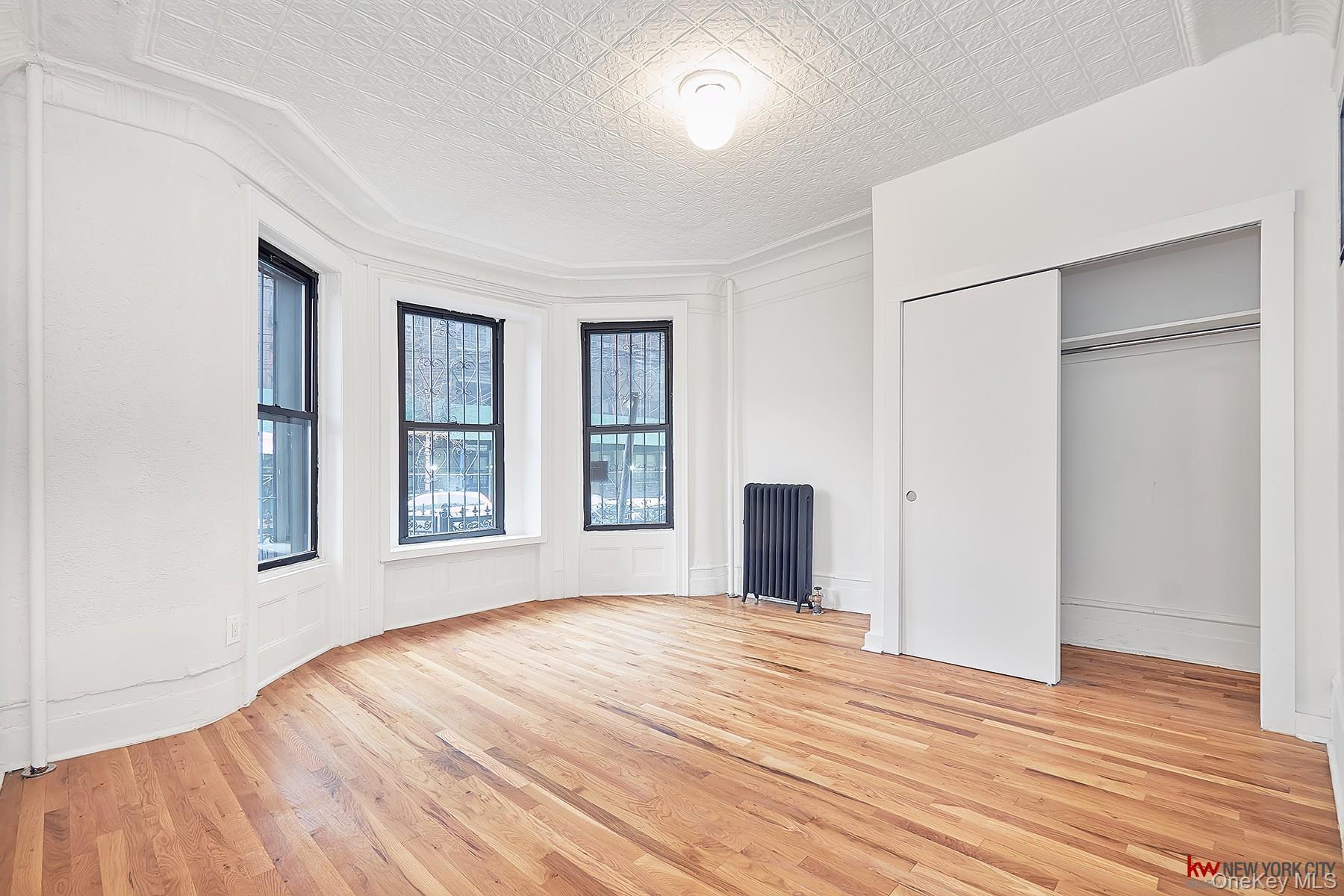 Single Family College  Bronx, NY 10456, MLS-929549-21