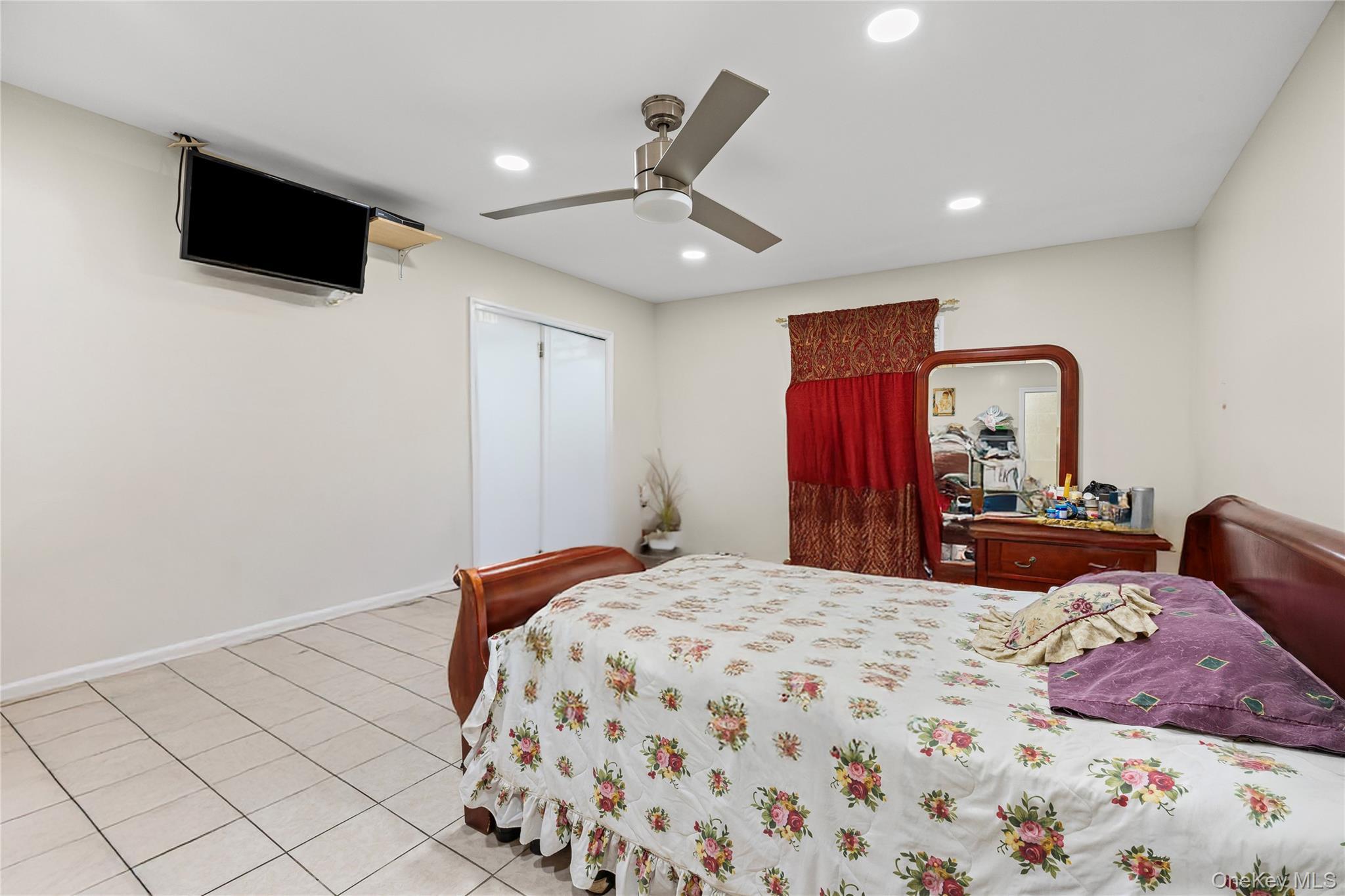 Single Family Union  Nassau County, NY 11550, MLS-929567-15