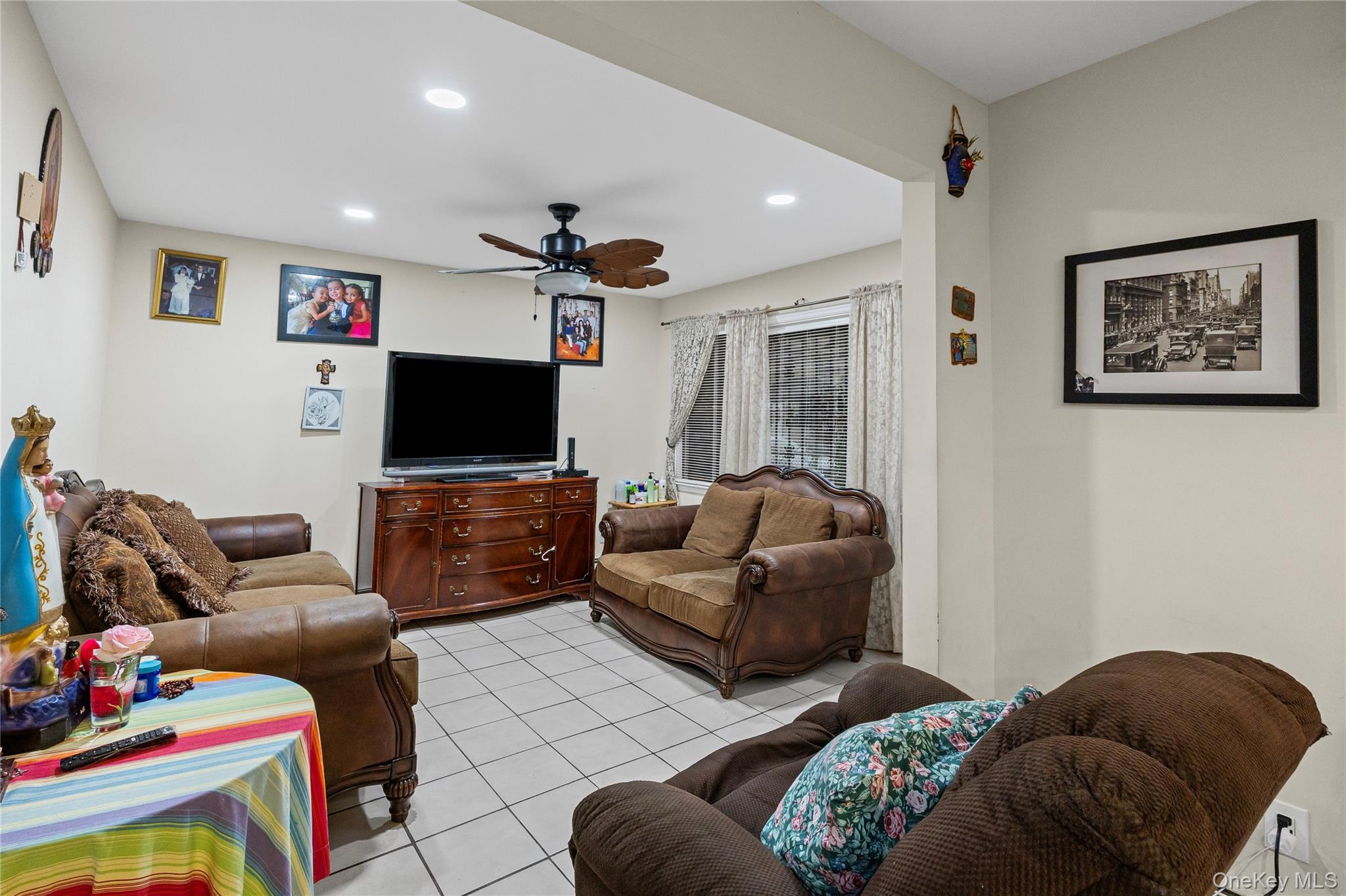 Single Family Union  Nassau County, NY 11550, MLS-929567-4