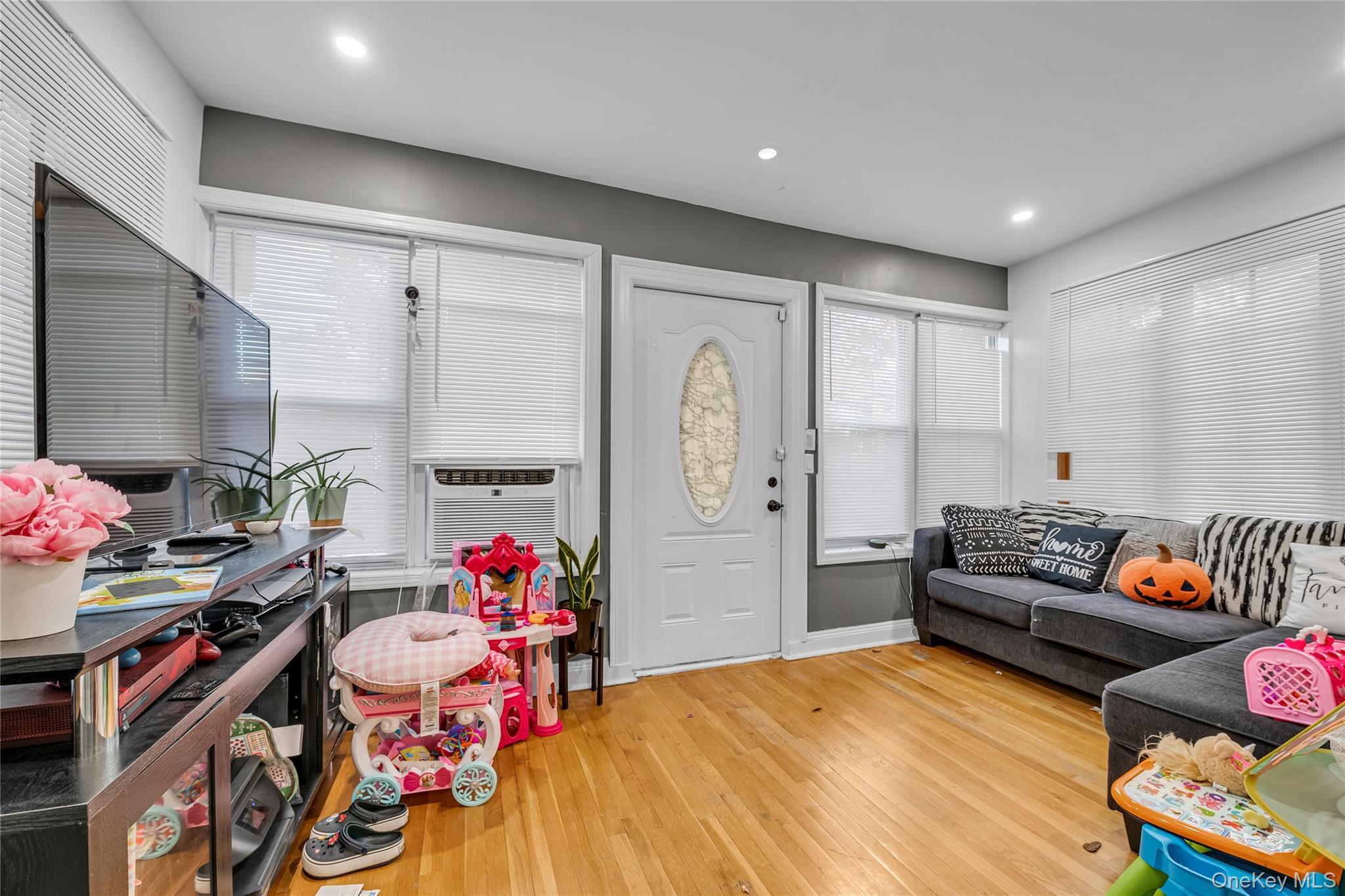 Single Family Corona  Queens, NY 11368, MLS-929569-3