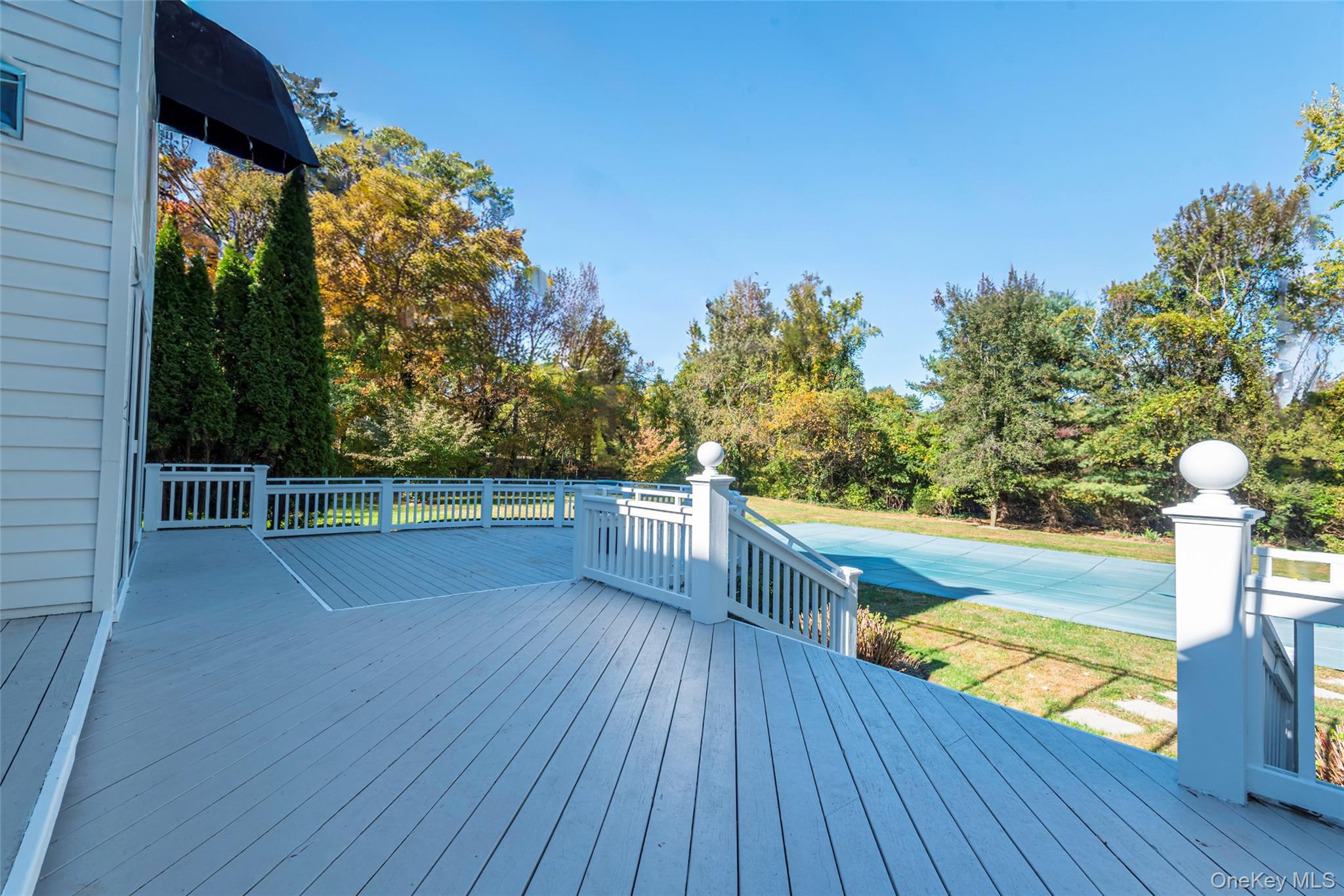 Single Family Remsens  Nassau County, NY 11771, MLS-929580-35