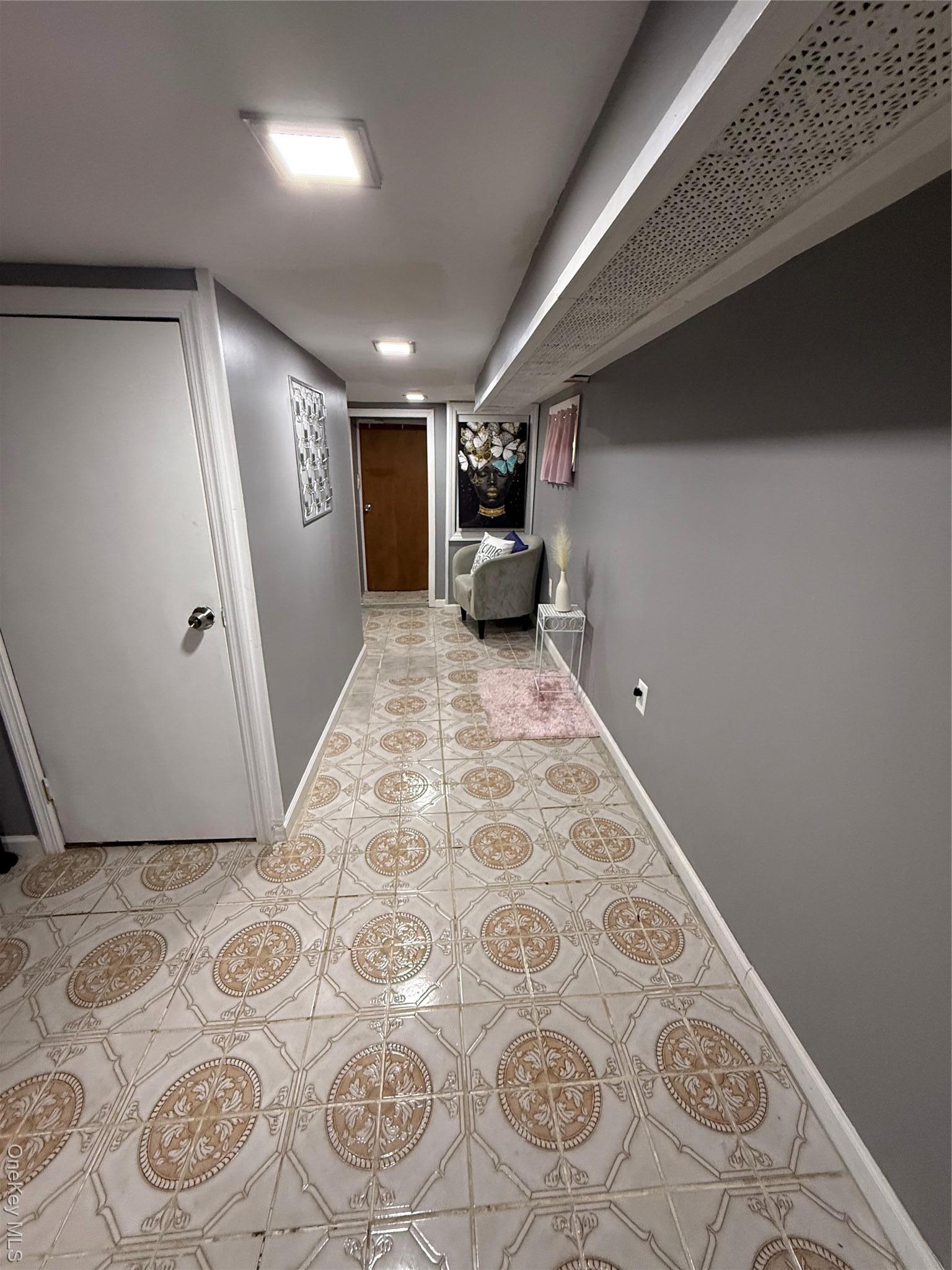 Single Family 220th Place  Queens, NY 11413, MLS-929603-45