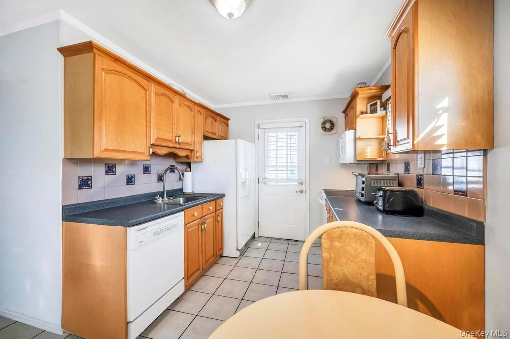 Single Family Hospital Suffolk County, NY 11772, MLS-929609-10