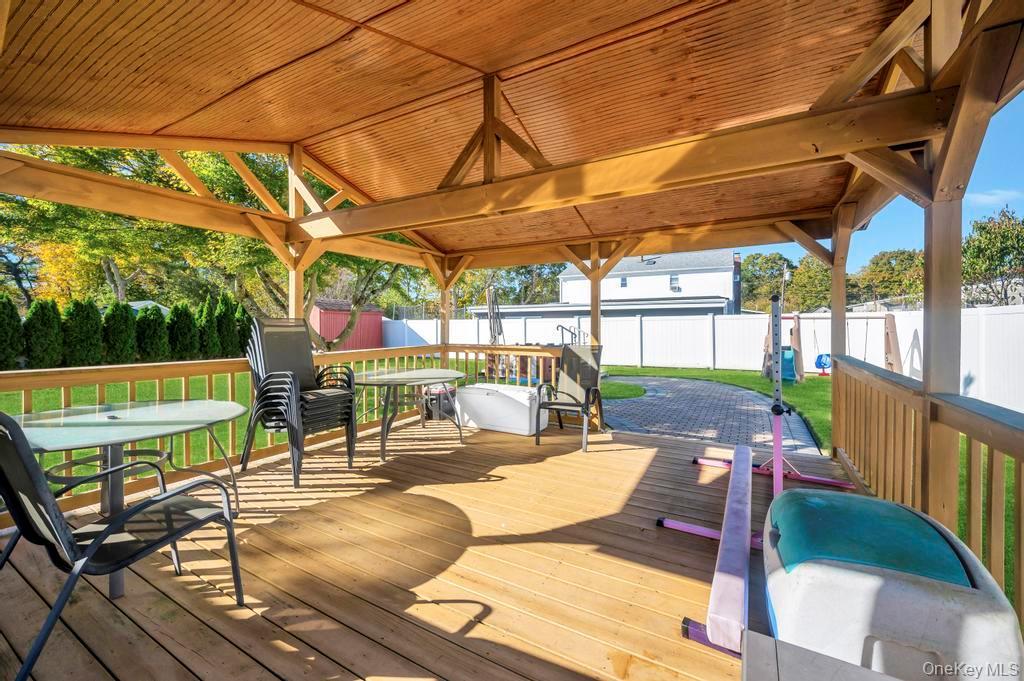 Single Family Hospital Suffolk County, NY 11772, MLS-929609-29