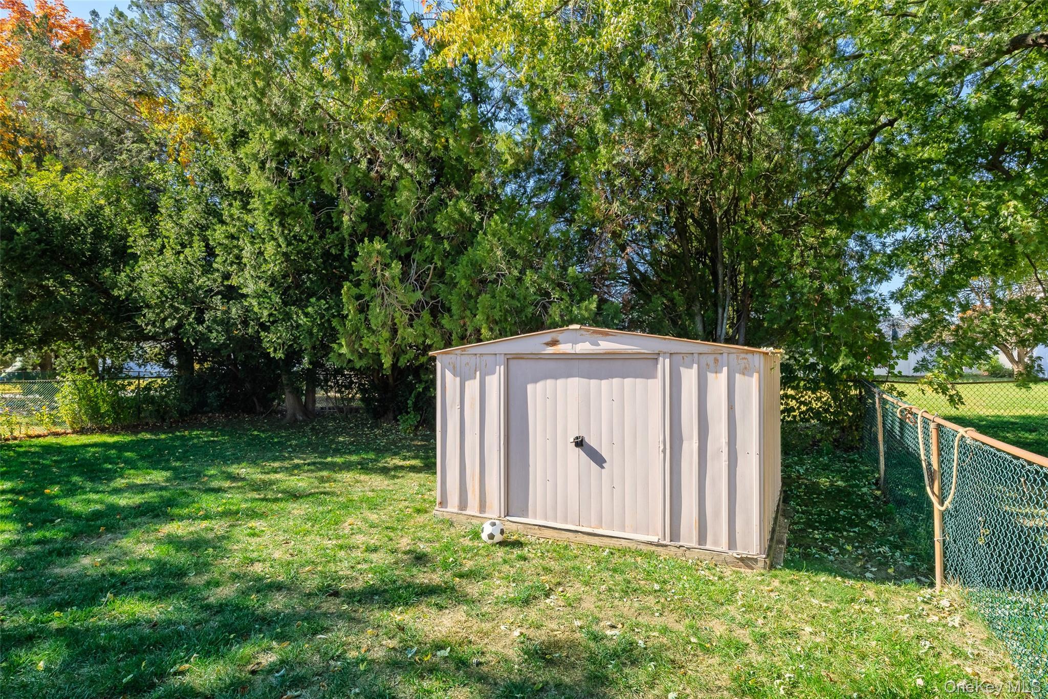 Single Family Newbridge  Nassau County, NY 11756, MLS-929612-10