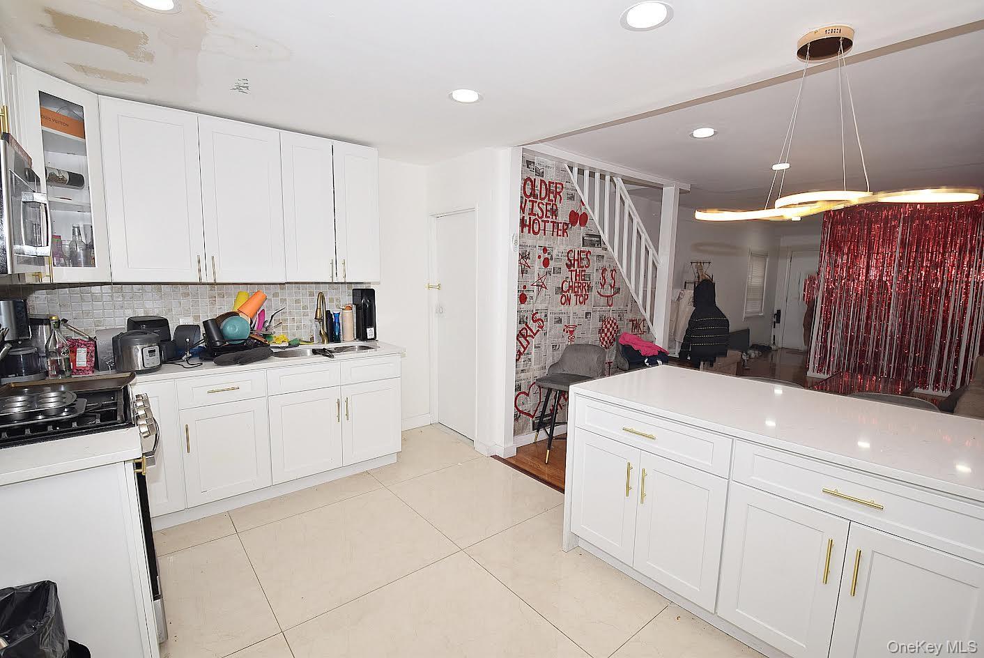 Single Family 81st  Queens, NY 11432, MLS-929614-21