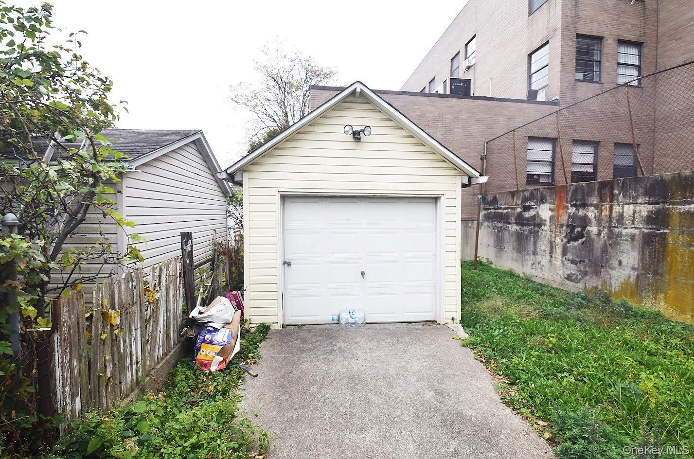 Single Family 81st  Queens, NY 11432, MLS-929614-24