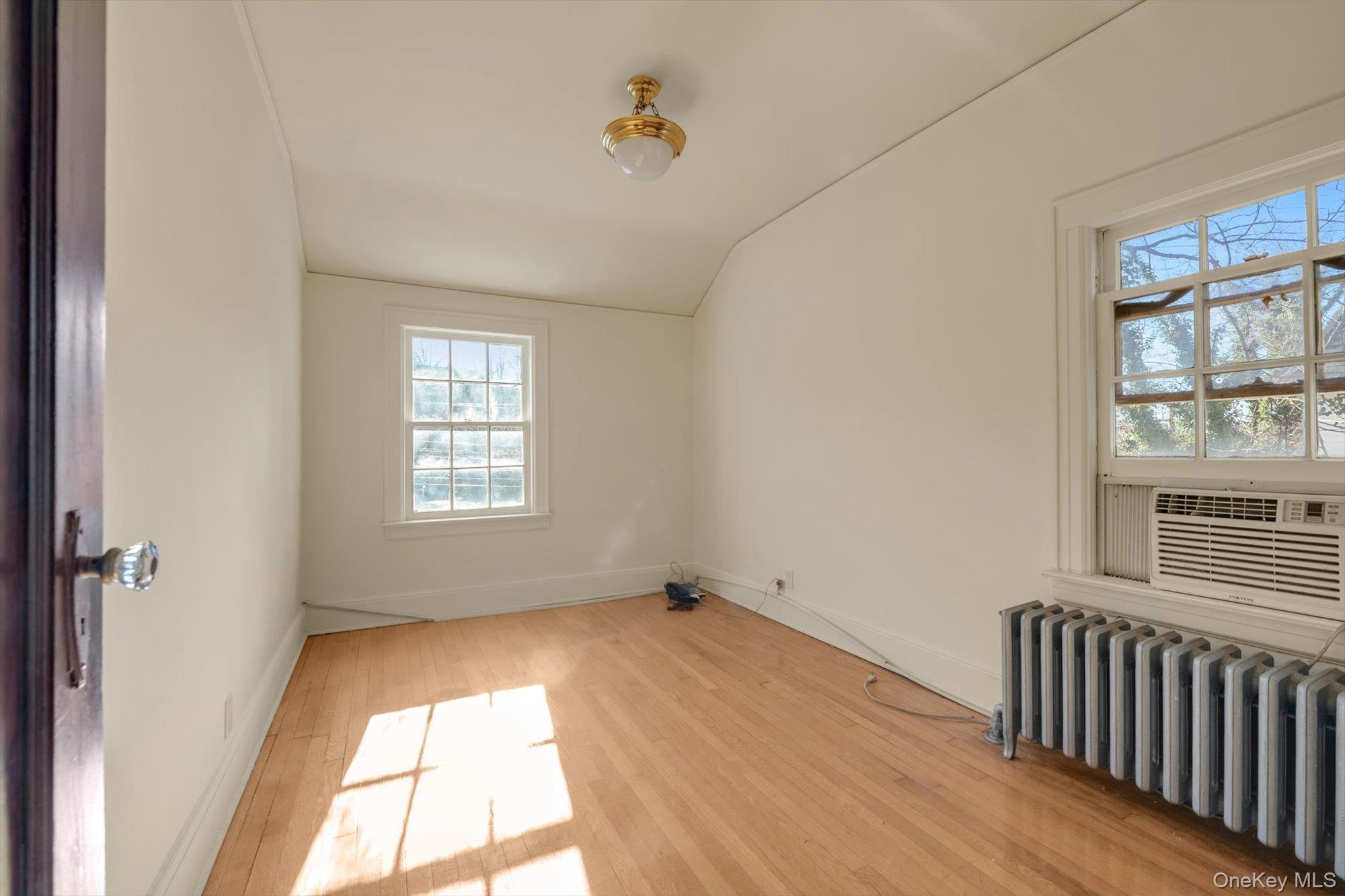 Single Family Northern Nassau County, NY 11576, MLS-929624-10