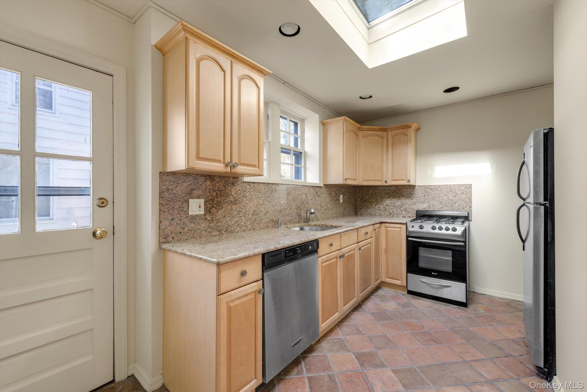 Single Family Northern Nassau County, NY 11576, MLS-929624-7