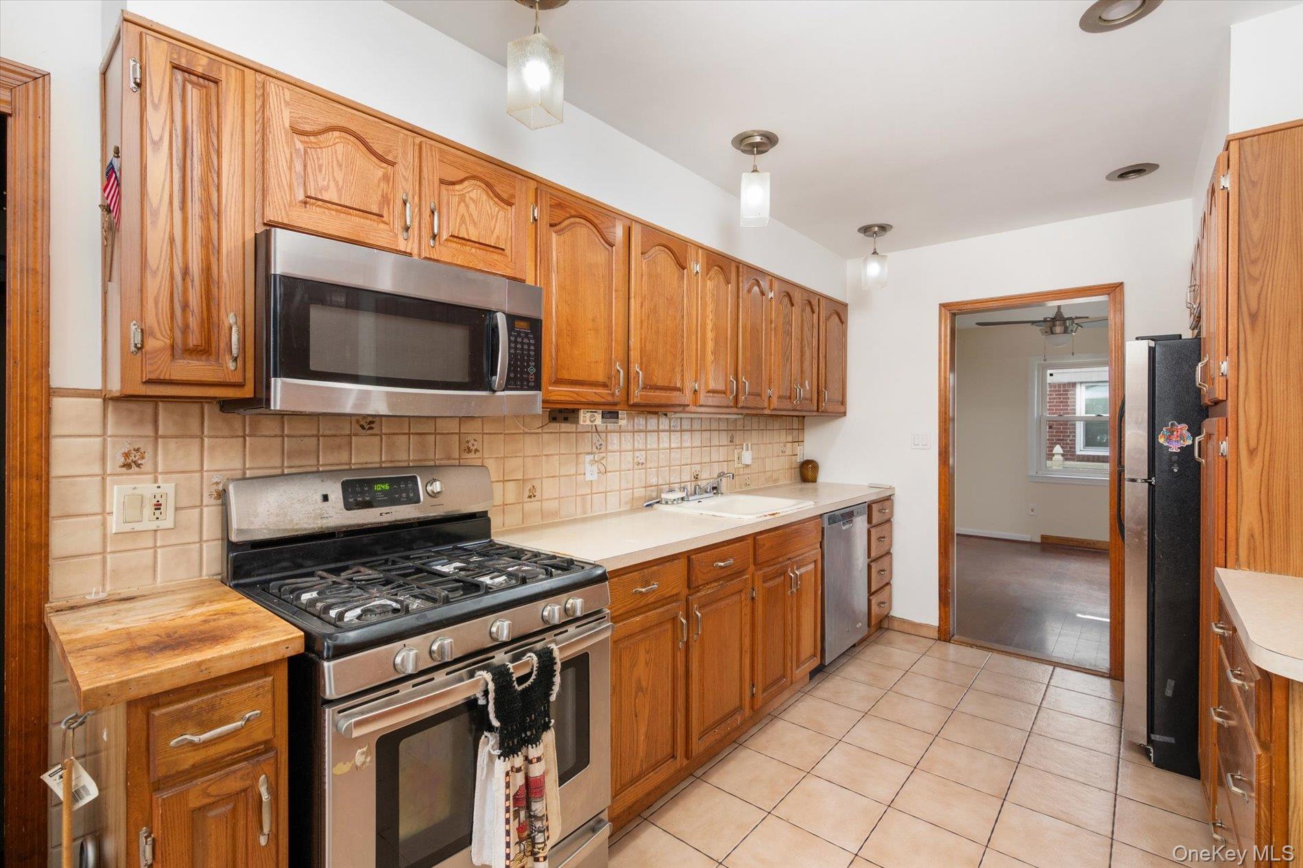 Single Family Caroline Nassau County, NY 11530, MLS-929631-13