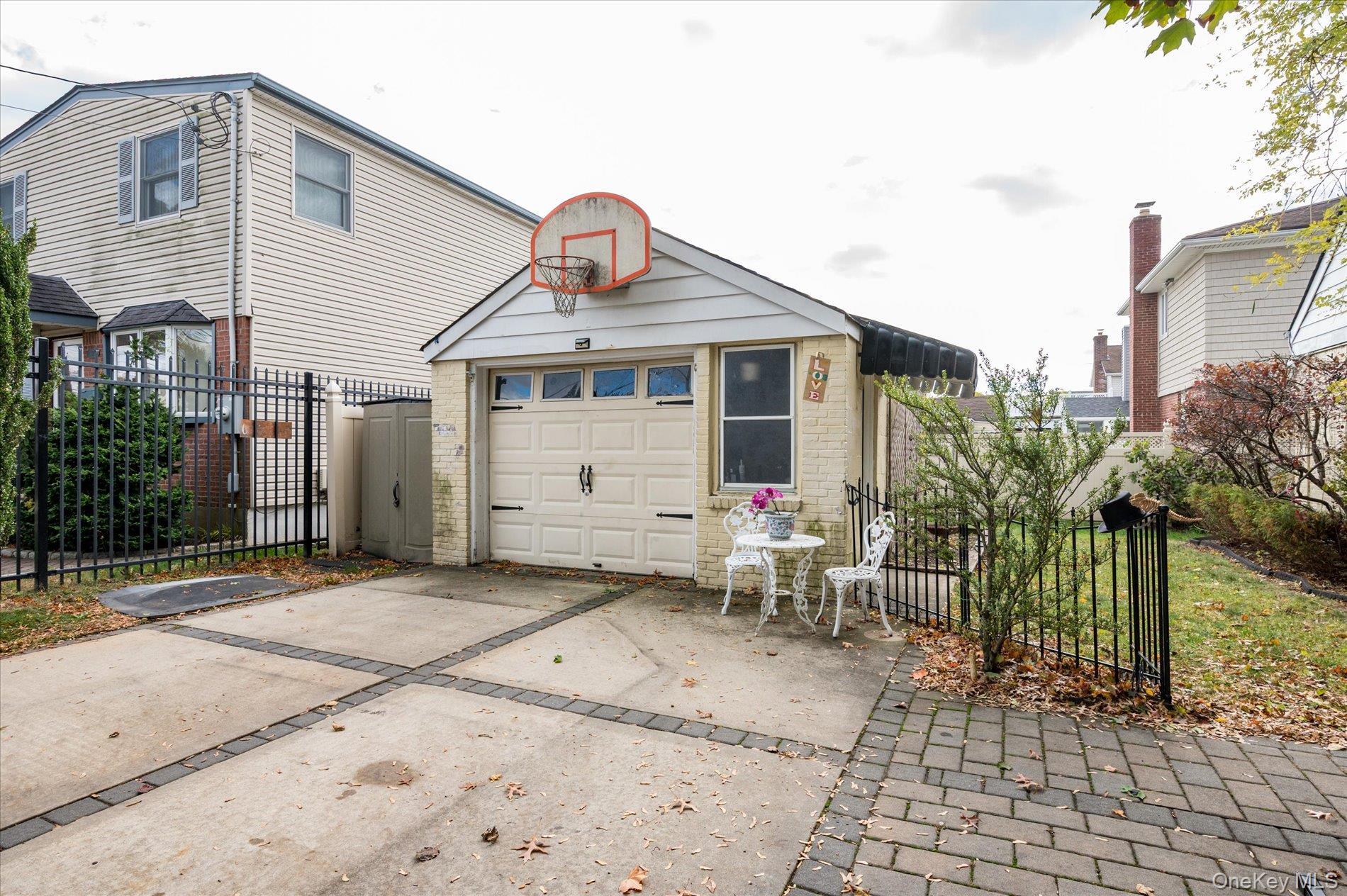 Single Family Caroline Nassau County, NY 11530, MLS-929631-26