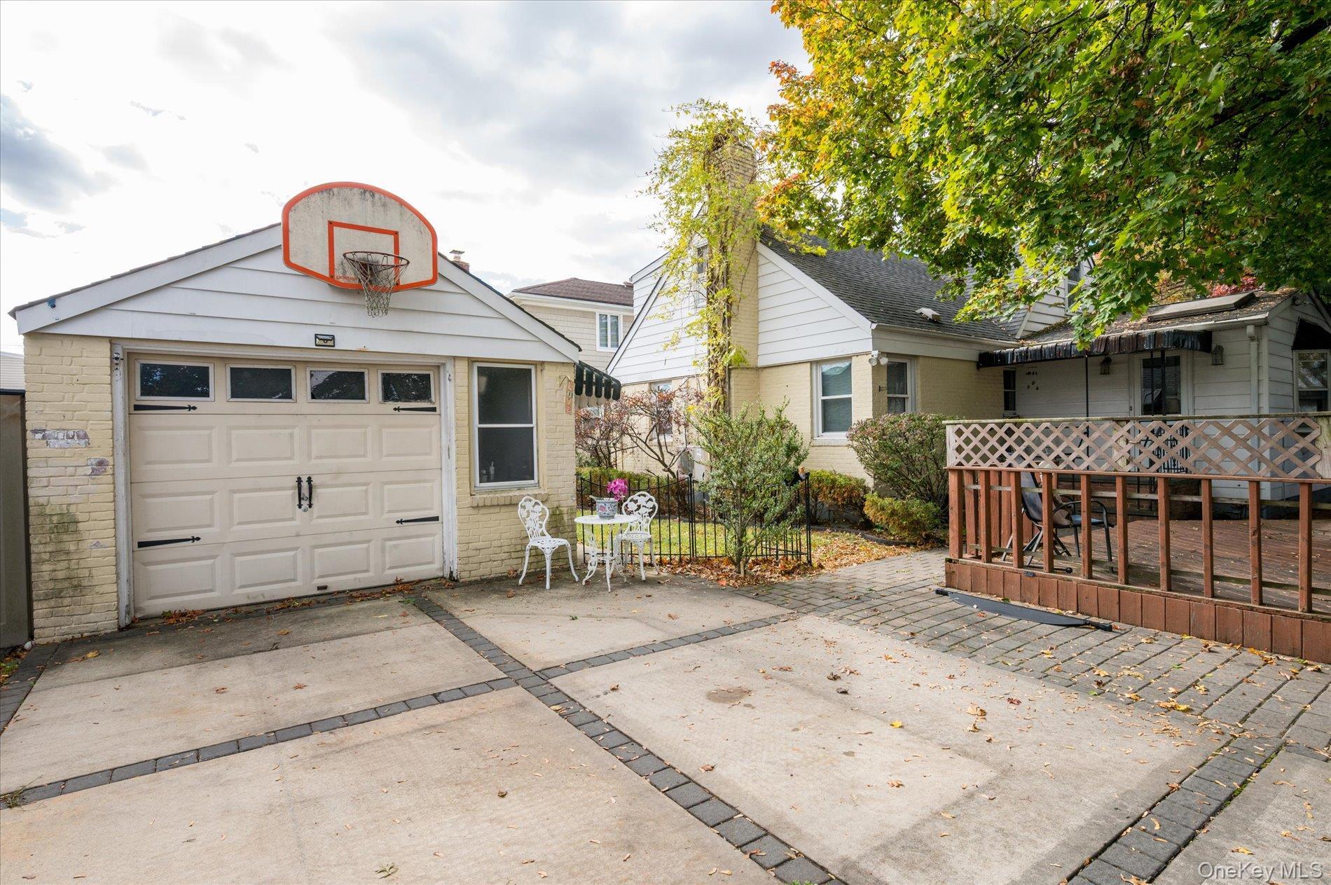 Single Family Caroline Nassau County, NY 11530, MLS-929631-27