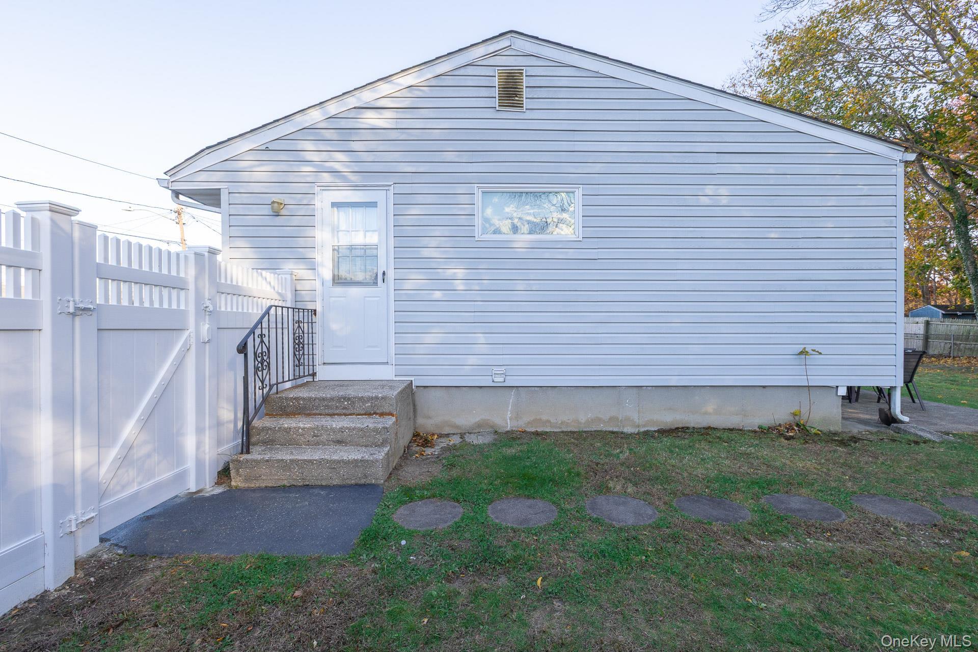 Single Family Talbot Suffolk County, NY 11784, MLS-929652-10