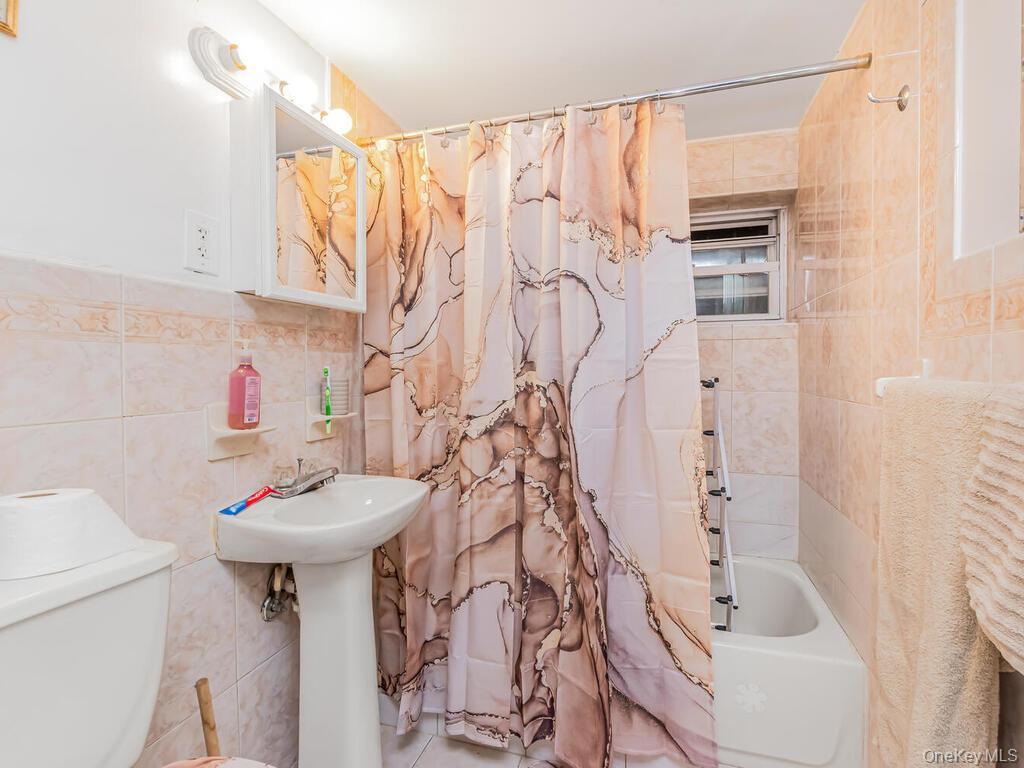 Single Family Adee  Bronx, NY 10469, MLS-929672-13