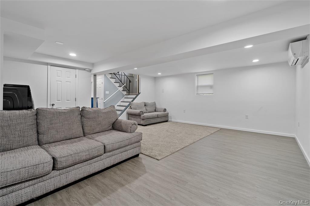 Single Family Mossy Brook Ulster County, NY 12440, MLS-929675-18