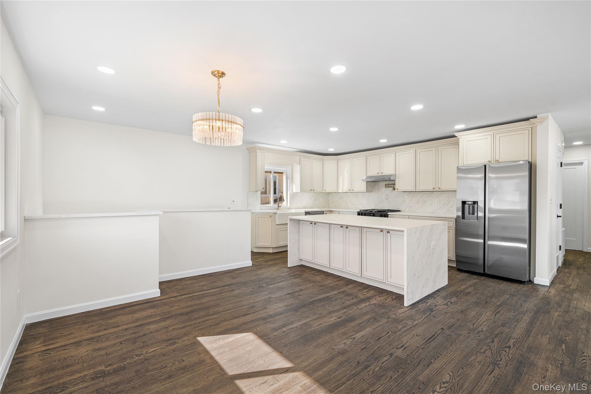 Single Family Briarwood Nassau County, NY 11803, MLS-929688-10