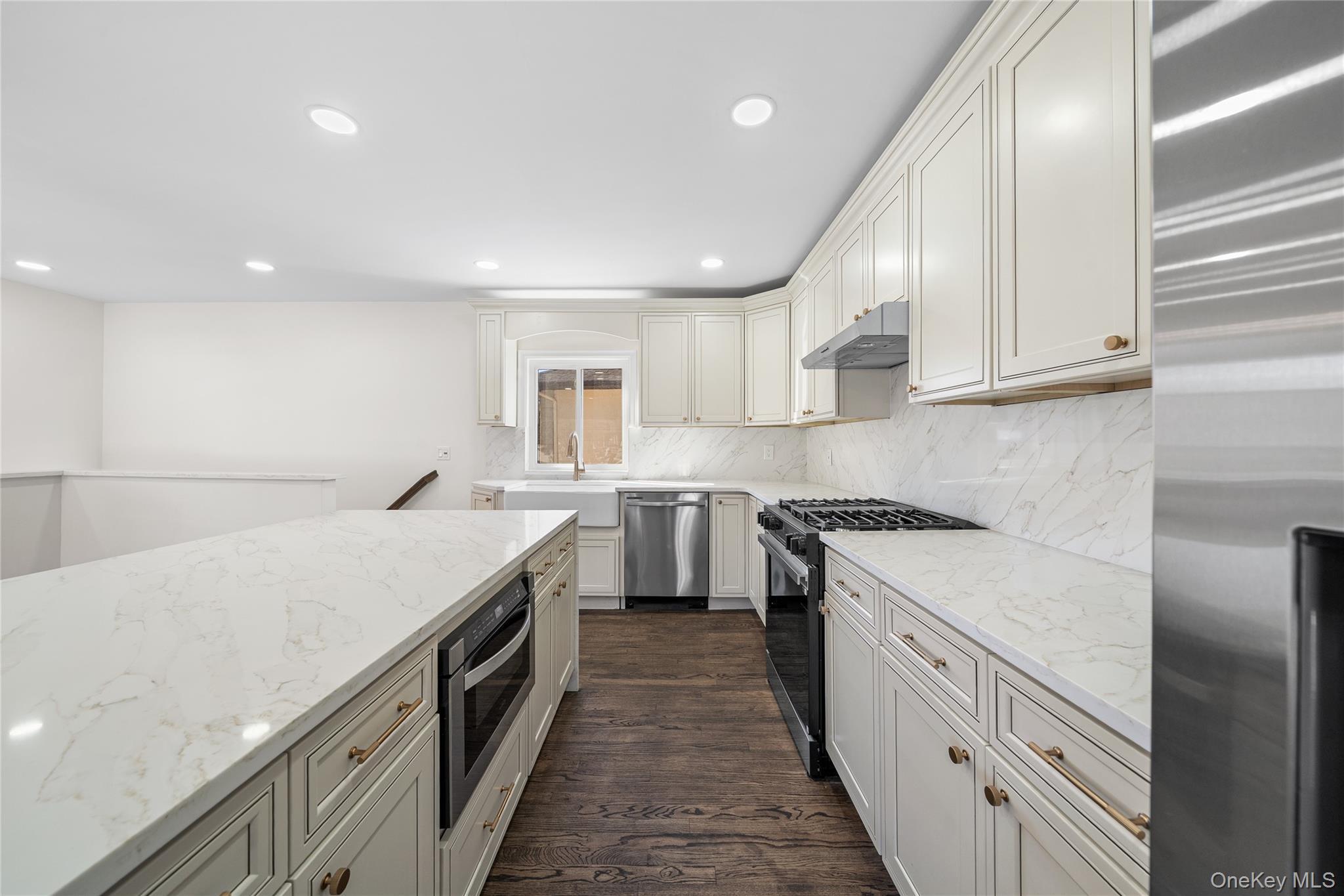 Single Family Briarwood Nassau County, NY 11803, MLS-929688-12