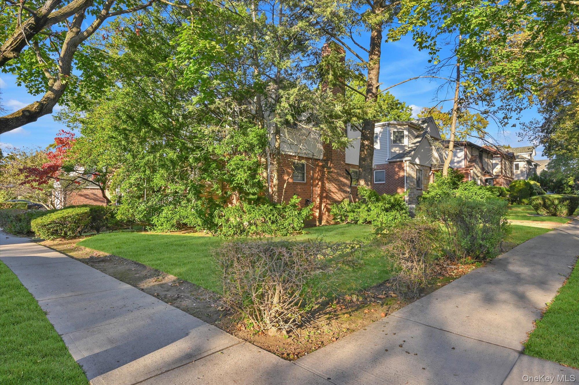 Single Family 70th Queens, NY 11367, MLS-929689-2