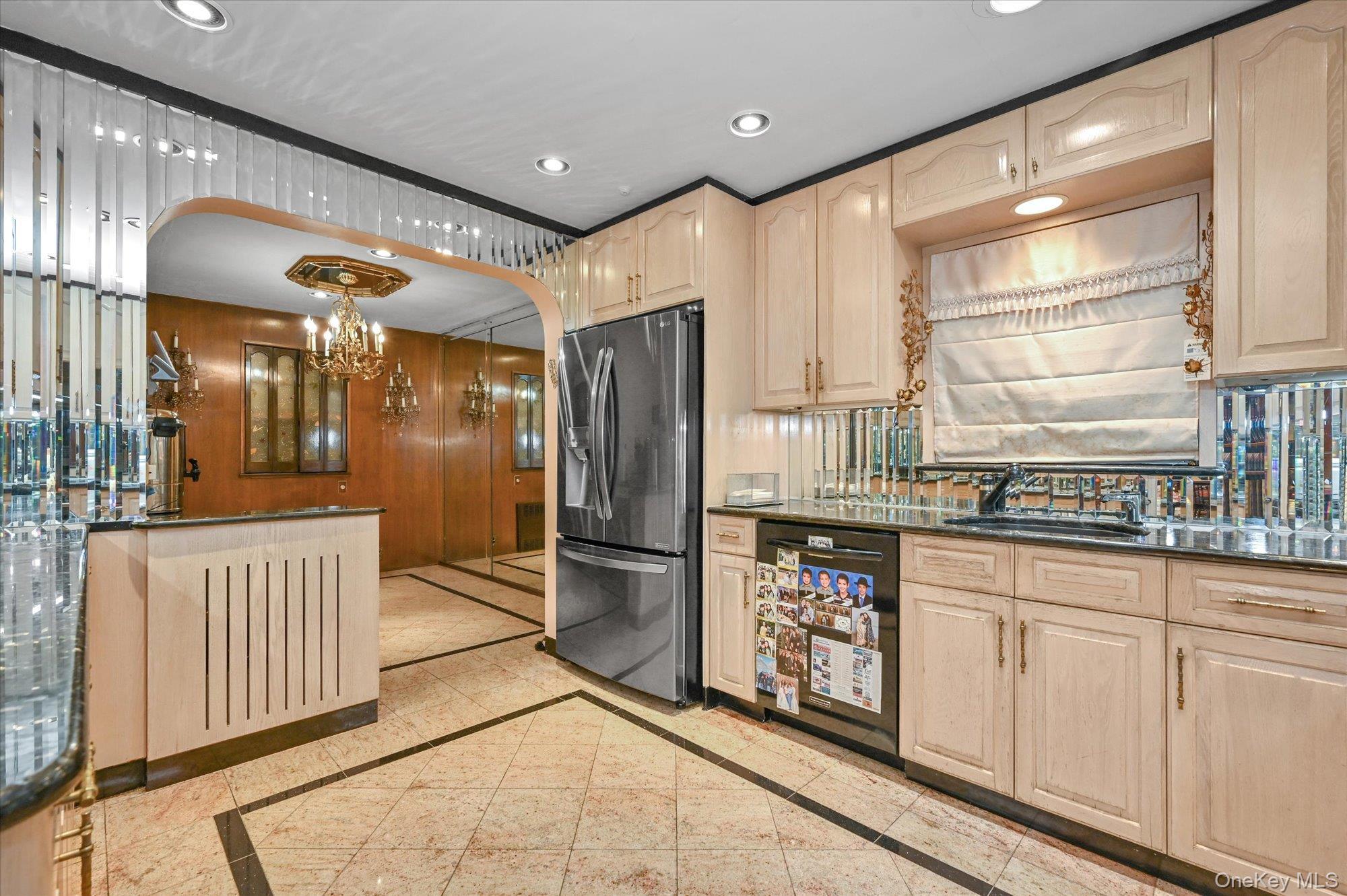 Single Family 70th Queens, NY 11367, MLS-929689-4