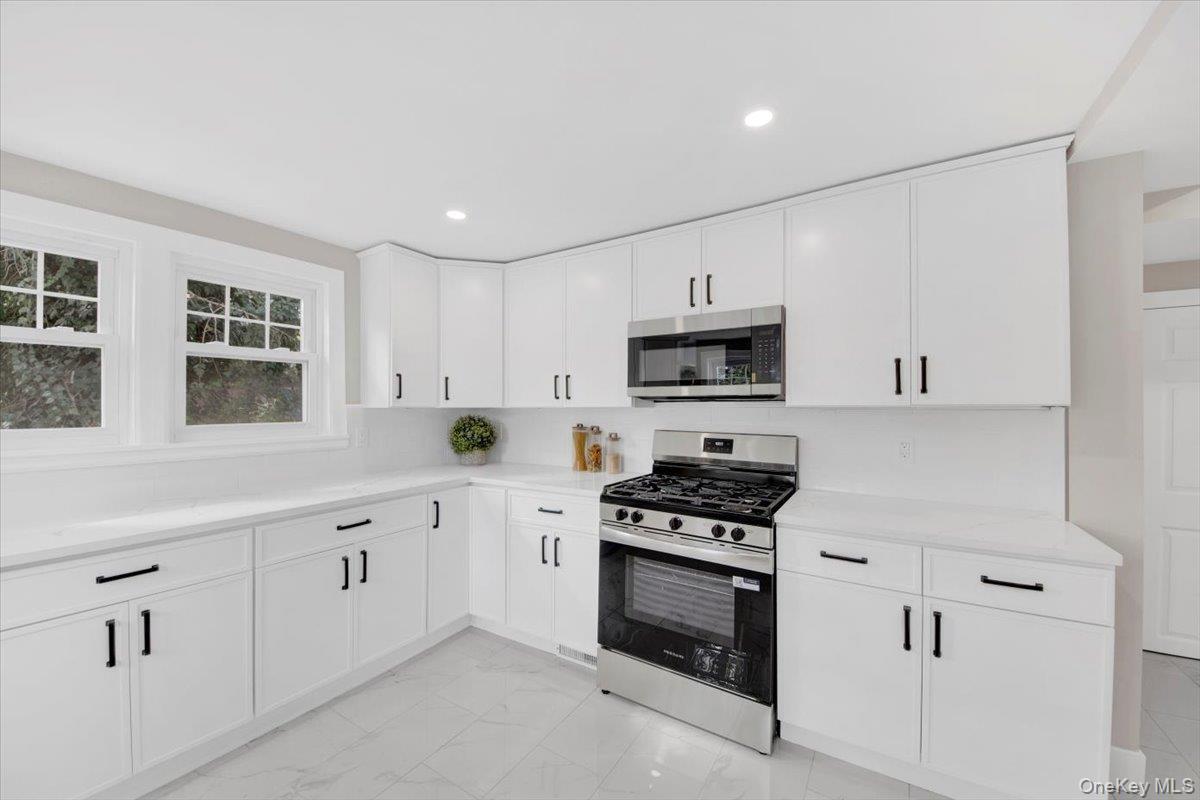 Single Family Kings Ferry  Westchester County, NY 10548, MLS-929701-14