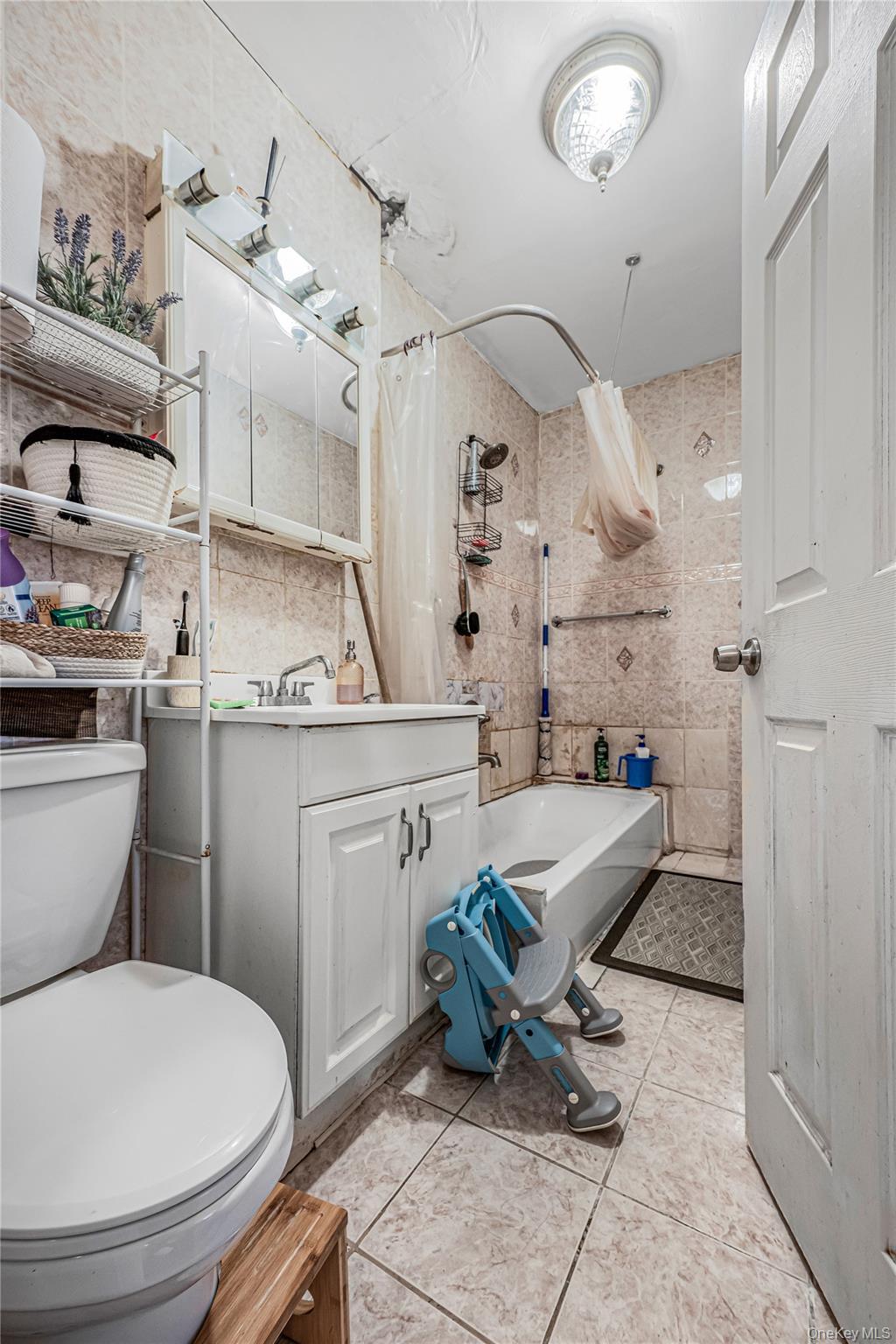 Single Family Troutville  Queens, NY 11434, MLS-929710-15