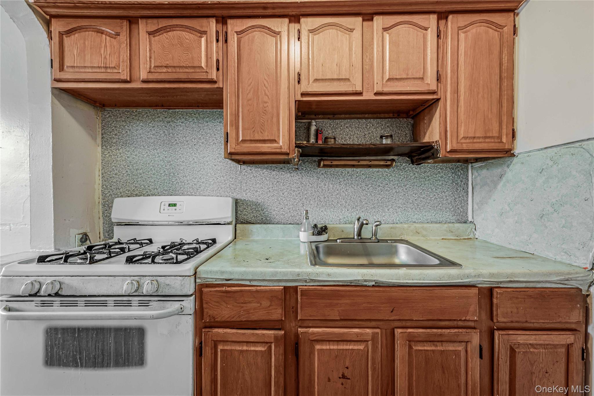 Single Family Troutville  Queens, NY 11434, MLS-929710-32