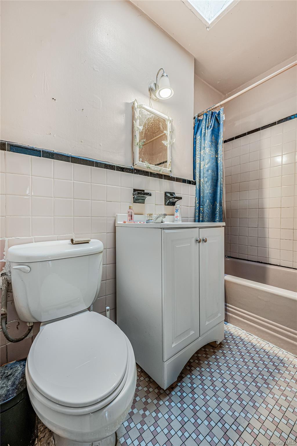 Single Family Troutville  Queens, NY 11434, MLS-929710-35