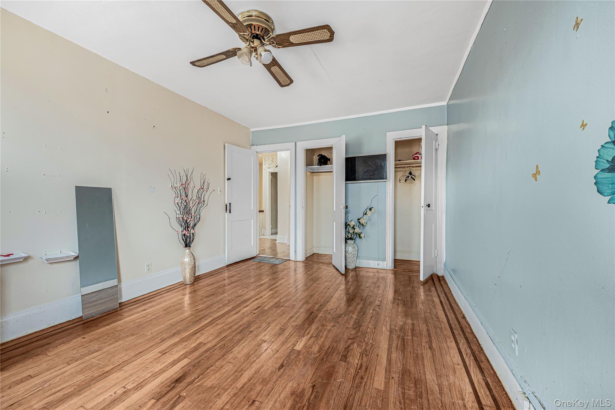 Single Family Troutville  Queens, NY 11434, MLS-929710-37