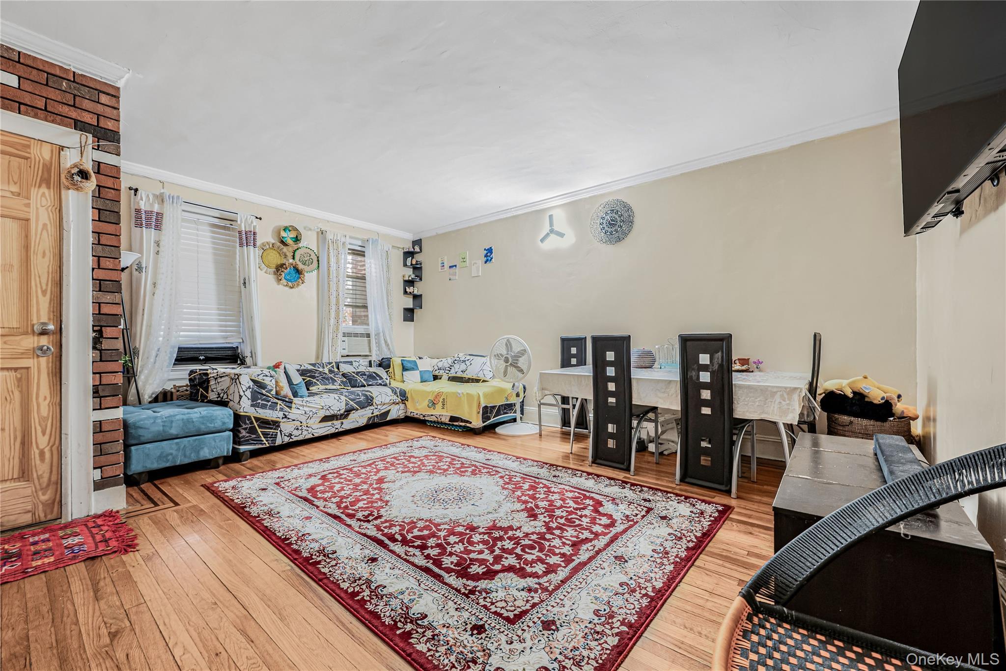 Single Family Troutville  Queens, NY 11434, MLS-929710-8