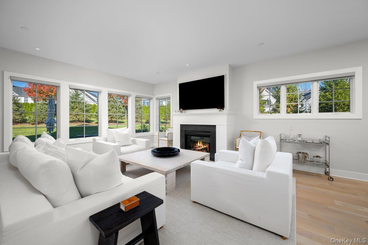 Single Family Primrose Lane Westchester County, NY 10573, MLS-929711-10