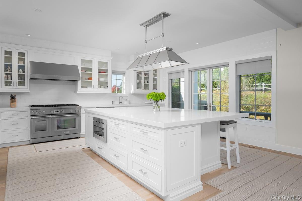 Single Family Primrose Lane Westchester County, NY 10573, MLS-929711-12