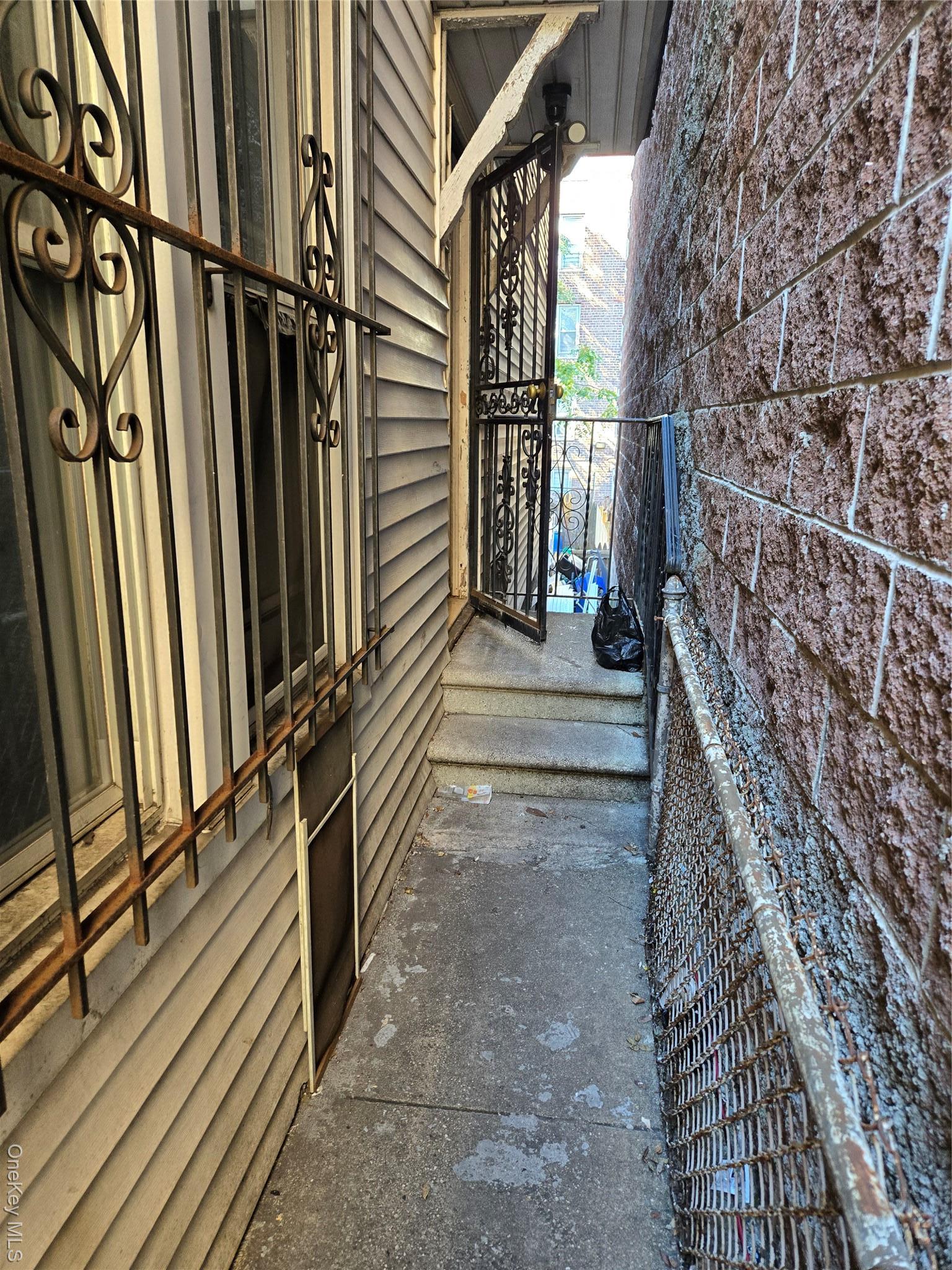 Single Family Carpenter  Bronx, NY 10466, MLS-929713-2