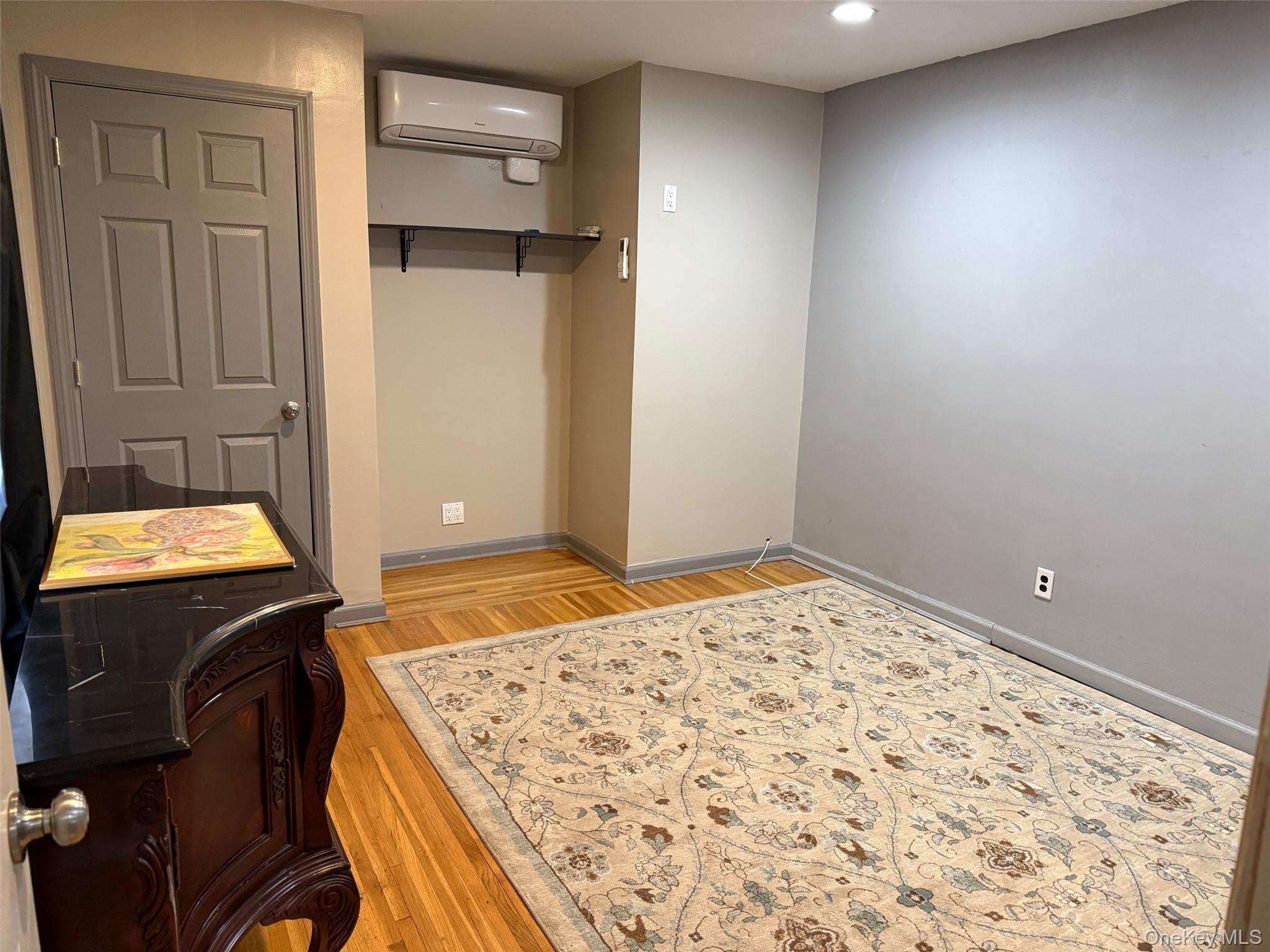 Single Family Guildford  Nassau County, NY 11552, MLS-929718-11