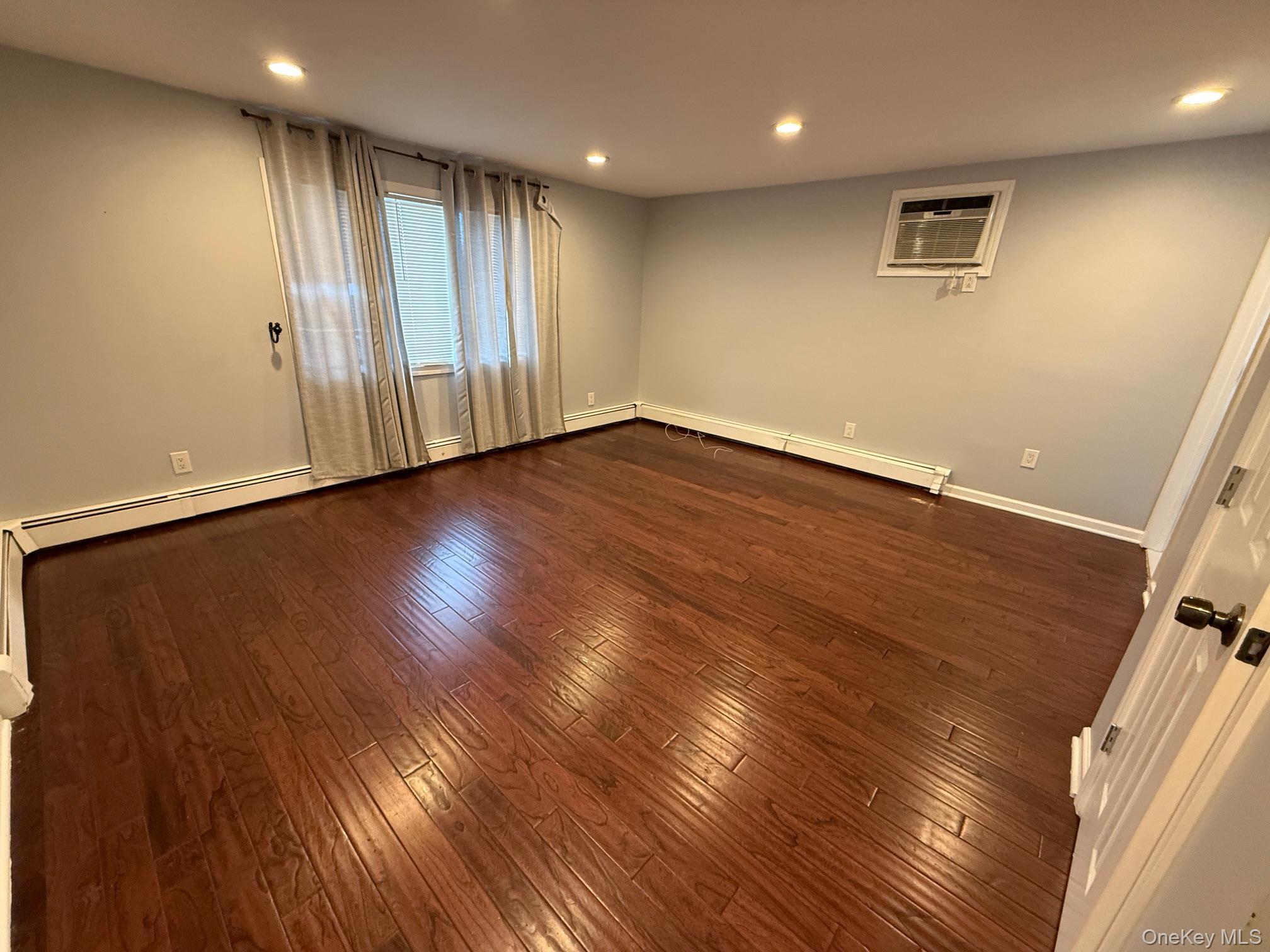 Single Family Guildford  Nassau County, NY 11552, MLS-929718-18