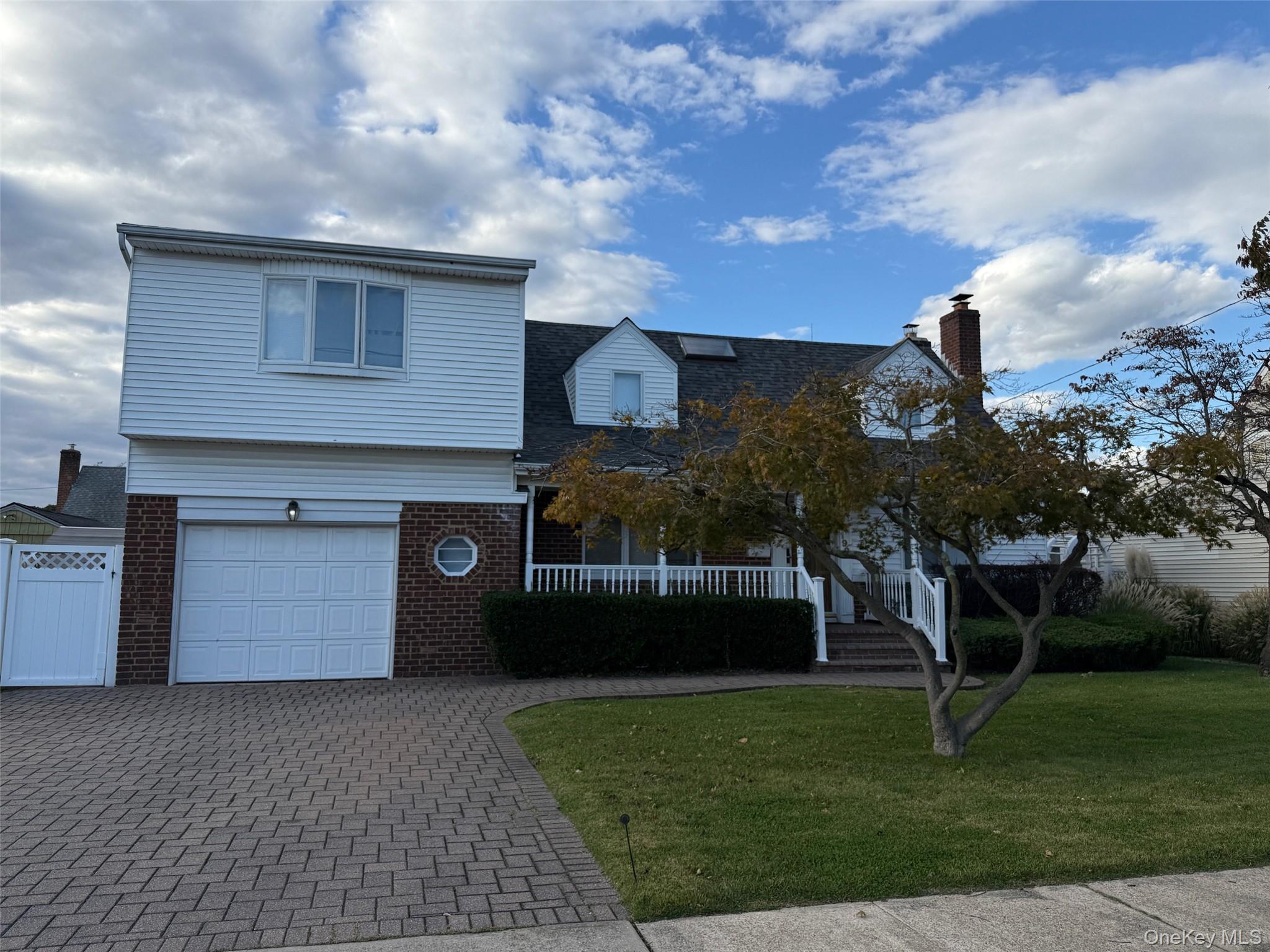 Single Family Guildford  Nassau County, NY 11552, MLS-929718-2