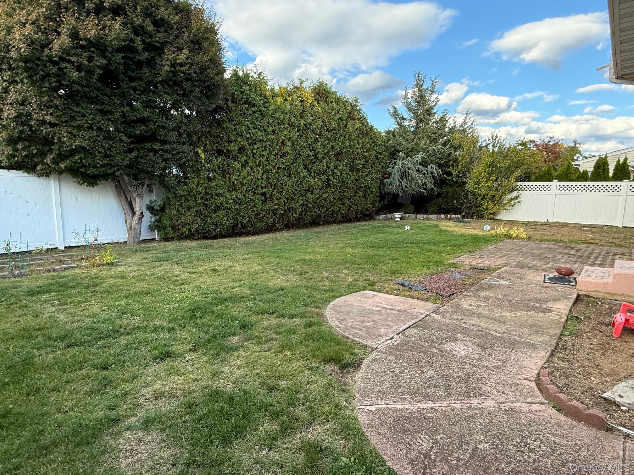 Single Family Guildford  Nassau County, NY 11552, MLS-929718-6