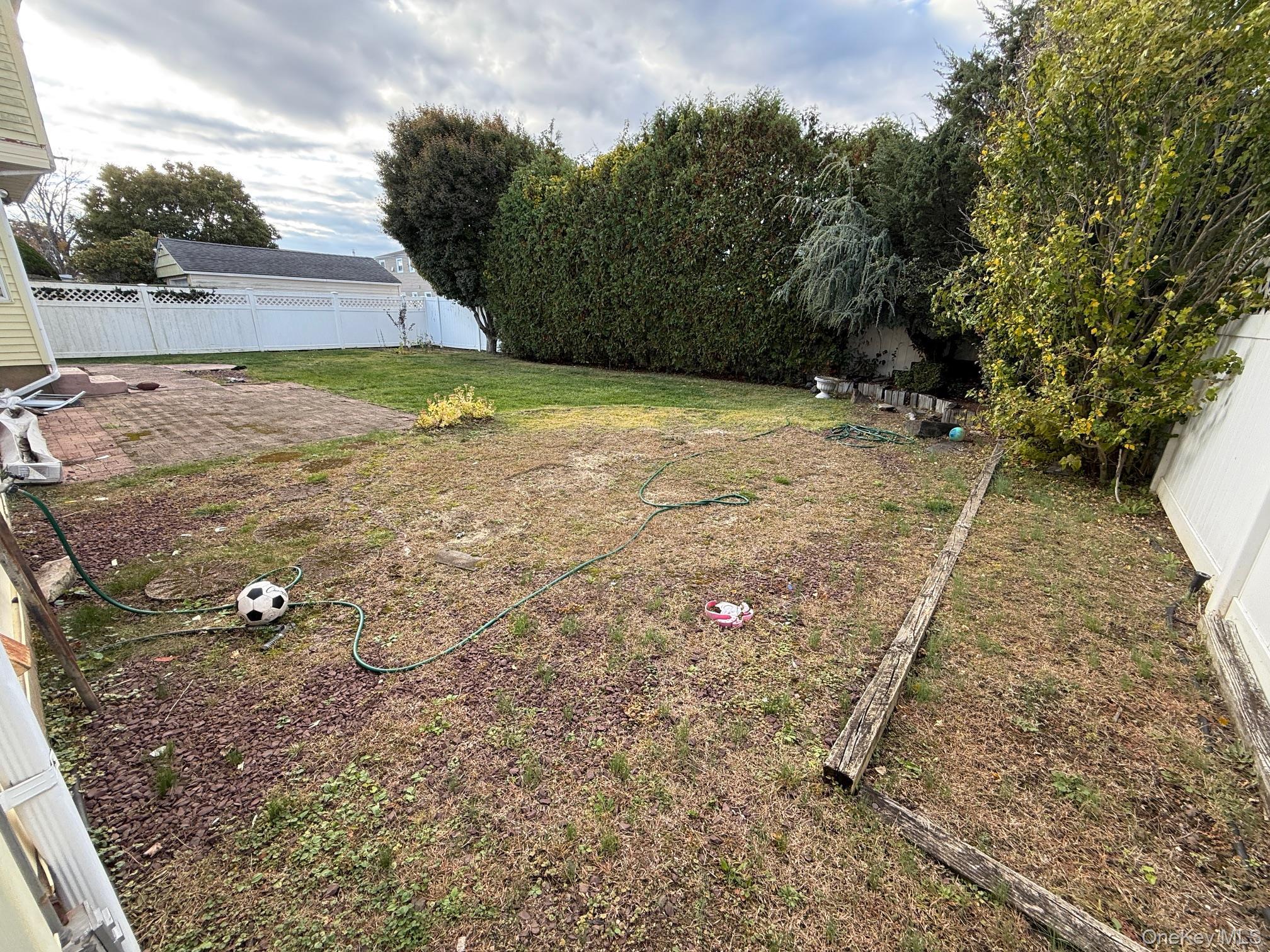 Single Family Guildford  Nassau County, NY 11552, MLS-929718-7