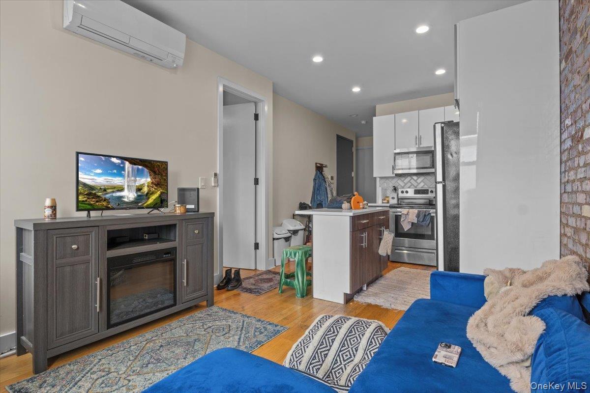 Single Family Rockaway  Brooklyn, NY 11233, MLS-929723-3