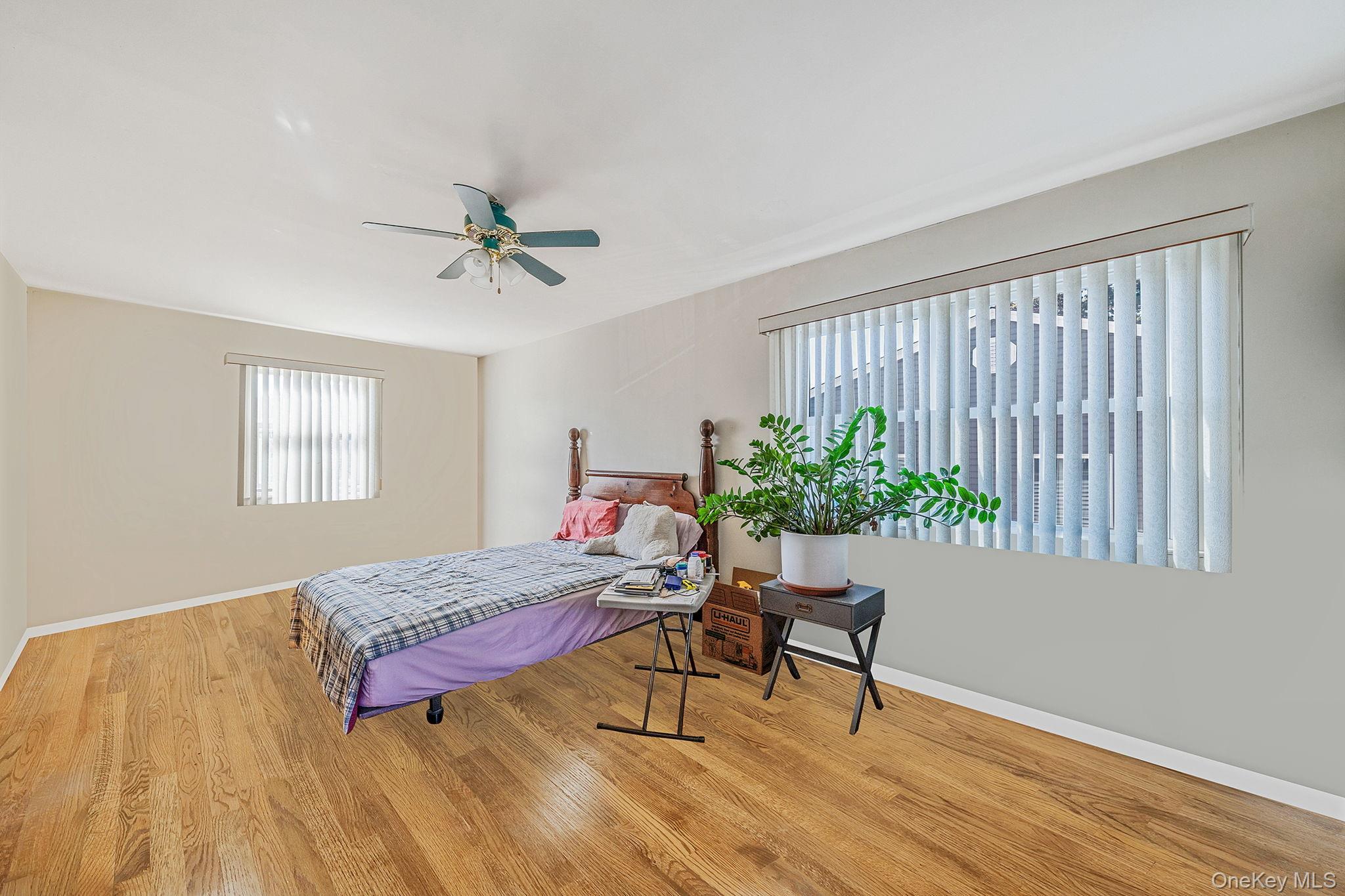 Single Family Castle Nassau County, NY 11710, MLS-929748-13