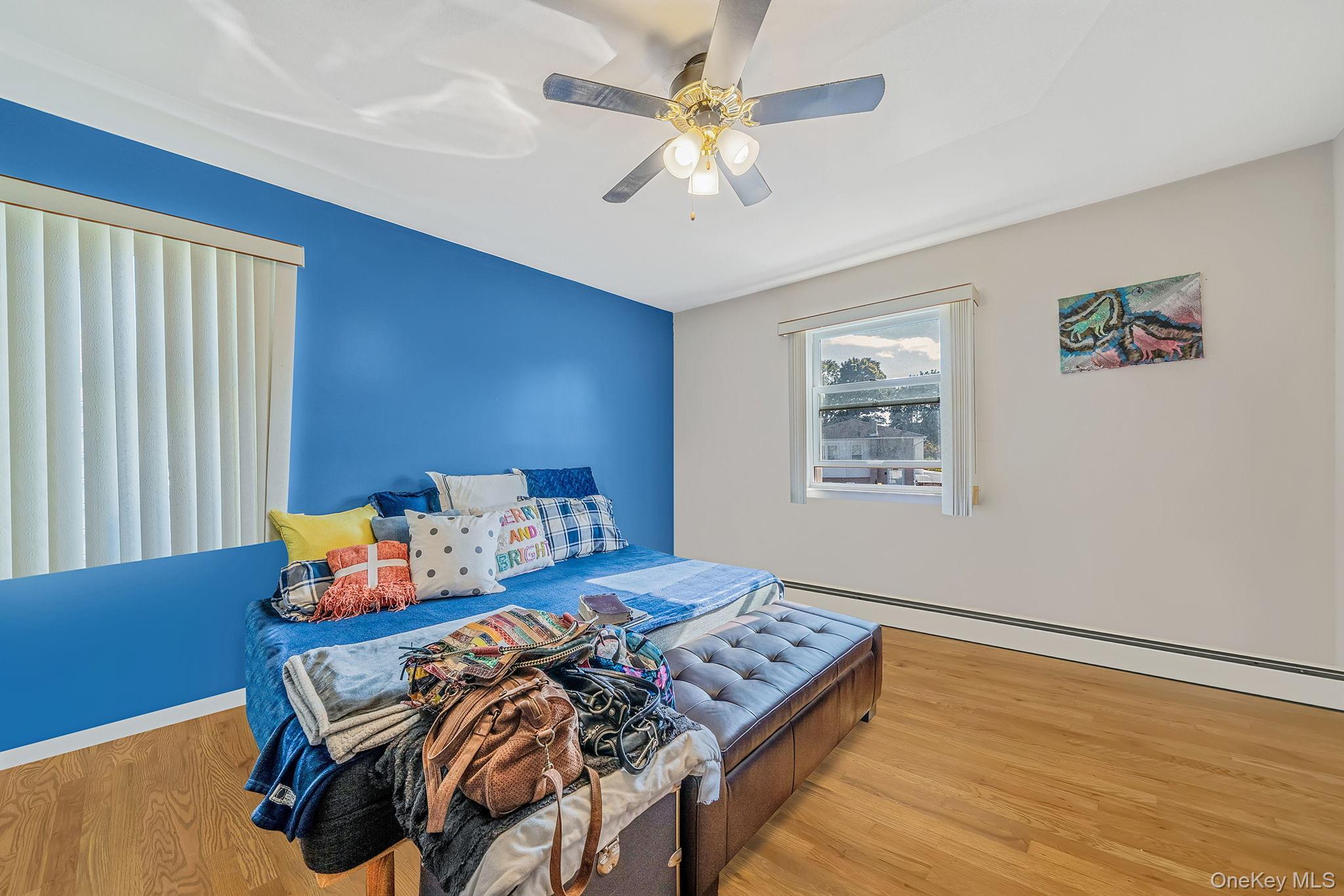 Single Family Castle Nassau County, NY 11710, MLS-929748-15