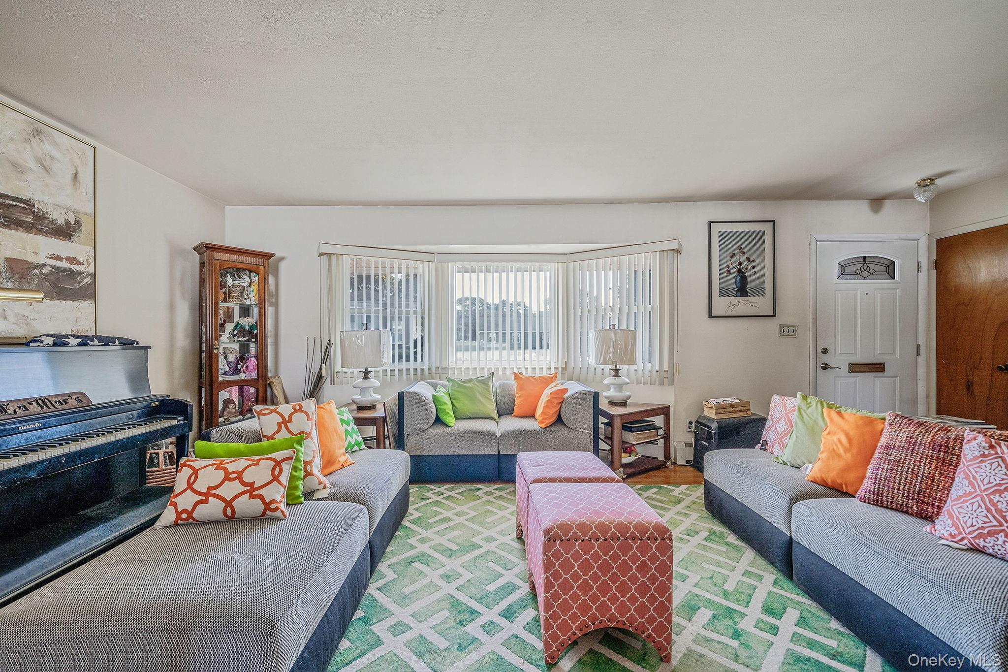 Single Family Castle Nassau County, NY 11710, MLS-929748-4