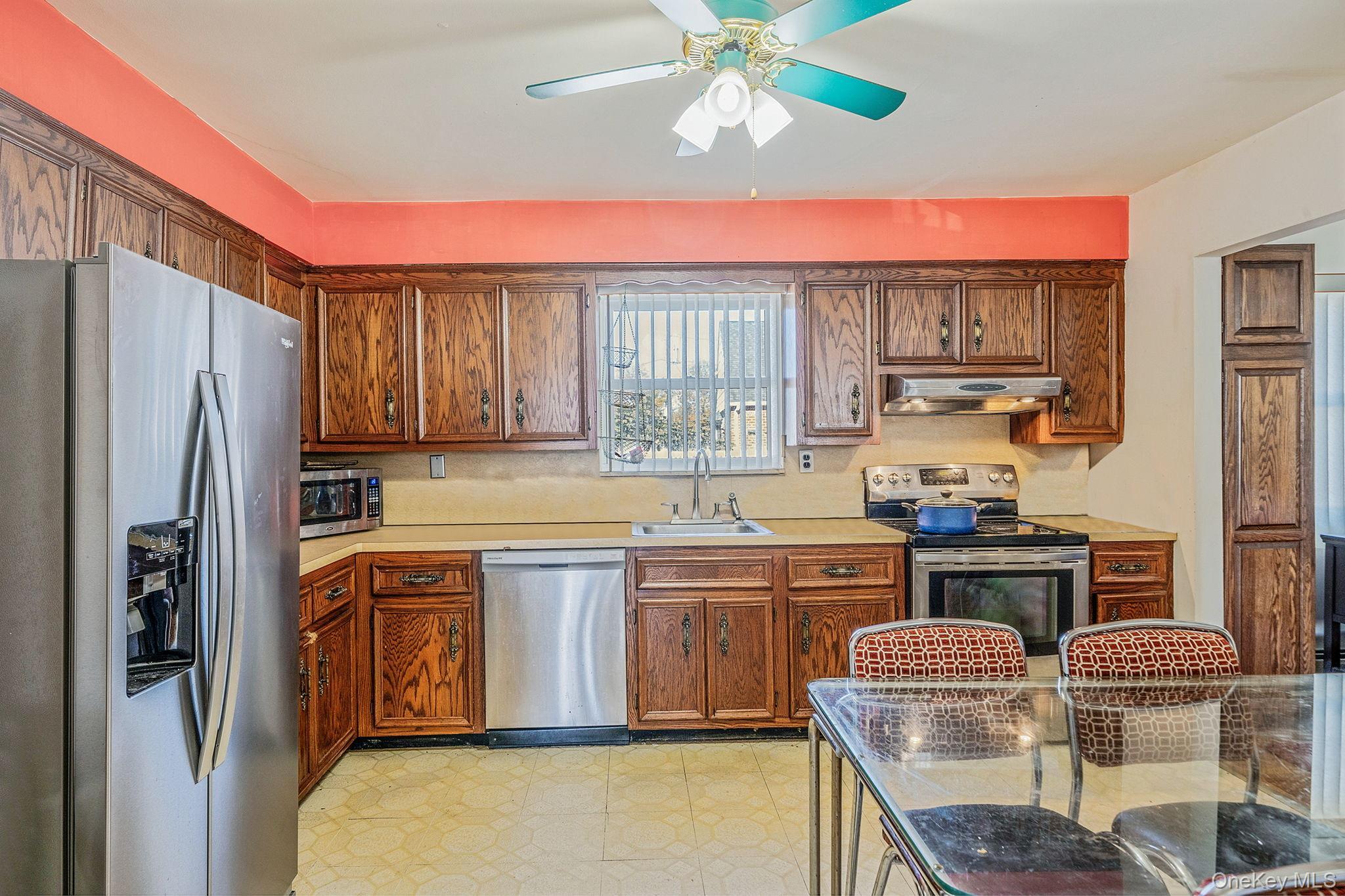 Single Family Castle Nassau County, NY 11710, MLS-929748-5