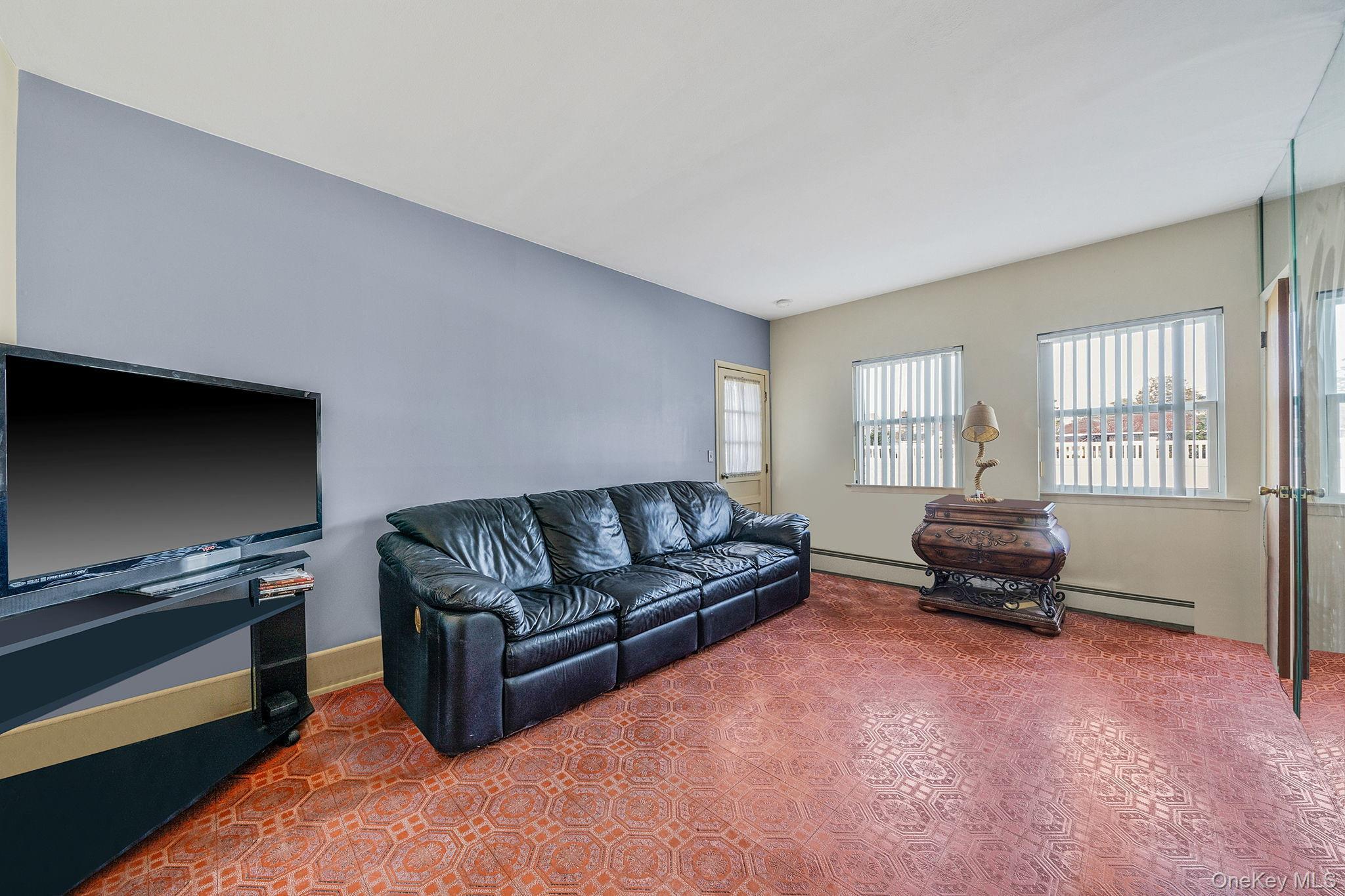 Single Family Castle Nassau County, NY 11710, MLS-929748-9