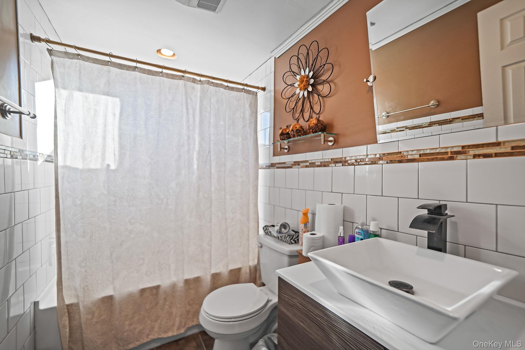 Single Family American  Suffolk County, NY 11727, MLS-929760-18